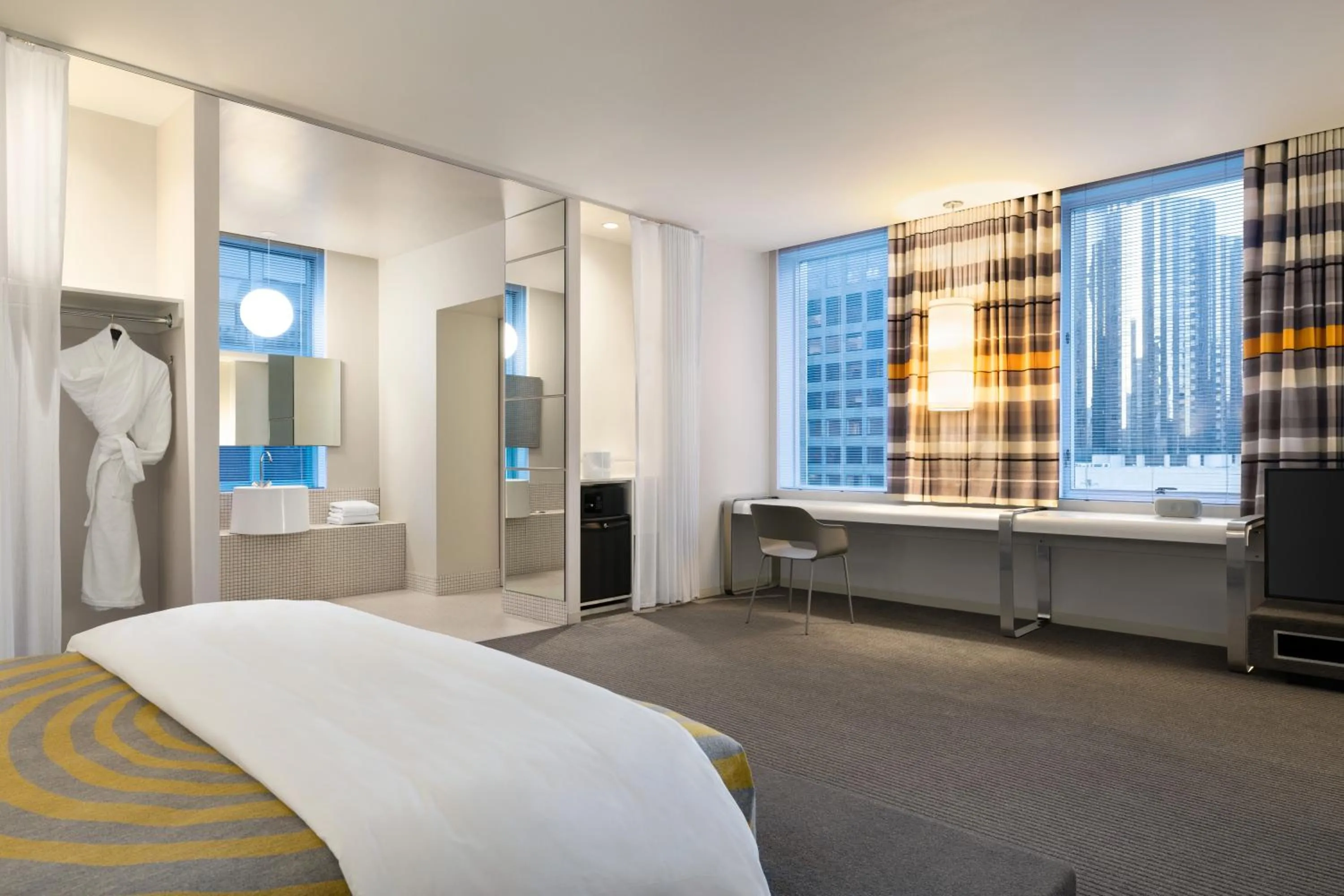 Bathroom, Bed in The Delphi Downtown LA