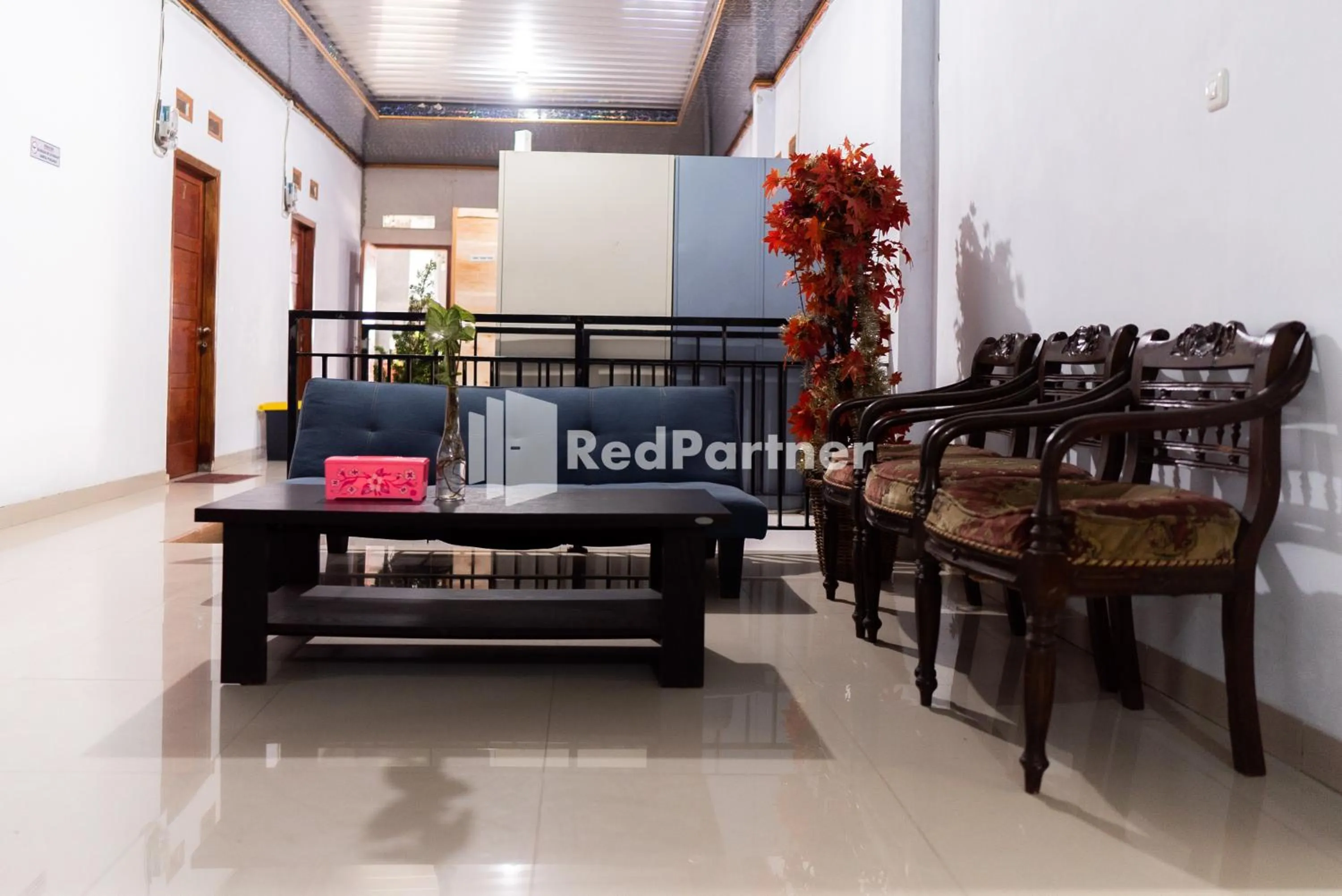Living room, Restaurant/Places to Eat in ITR Homestay RedPartner