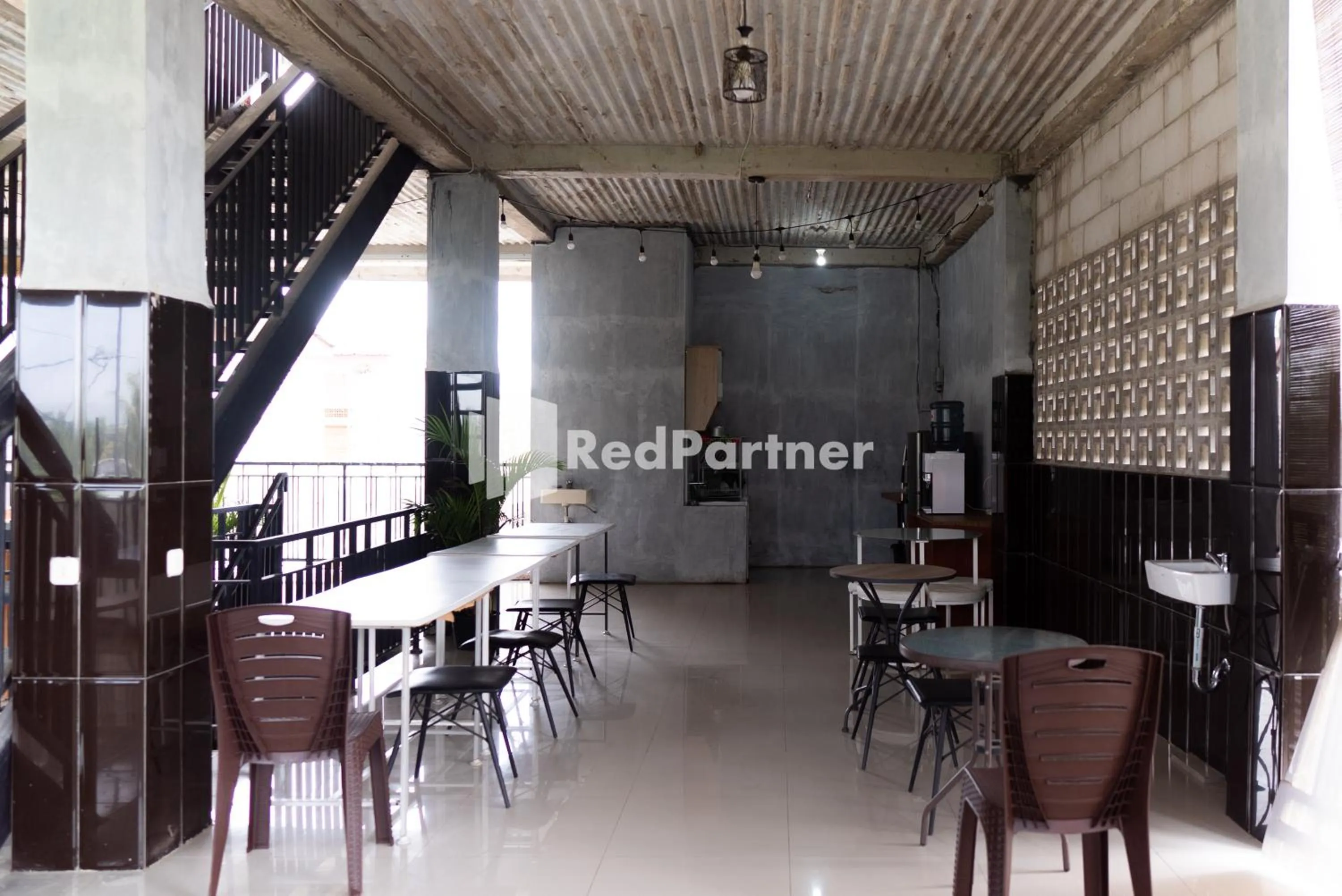 Lounge or bar, Restaurant/Places to Eat in ITR Homestay RedPartner