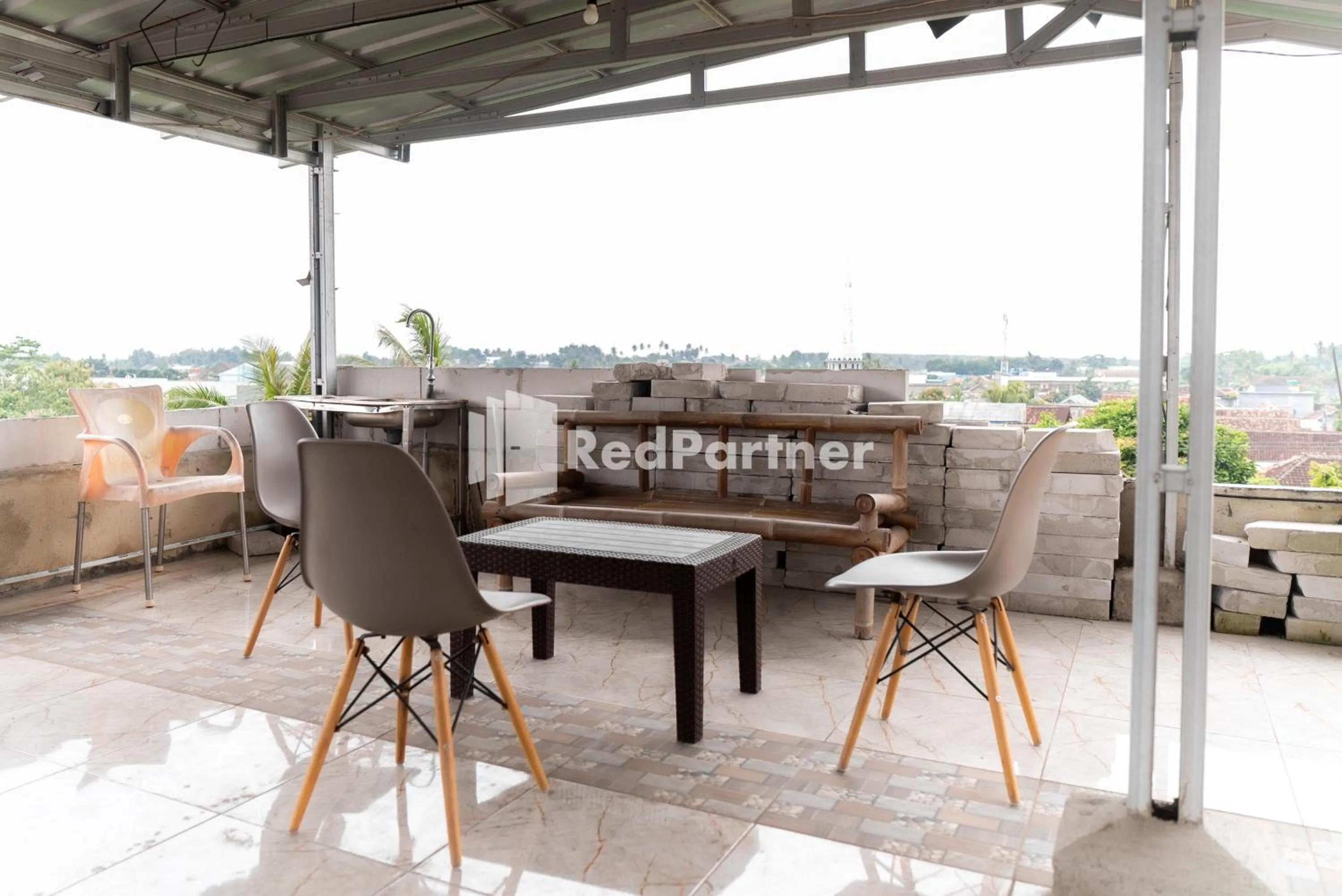 Seating area, Restaurant/Places to Eat in ITR Homestay RedPartner