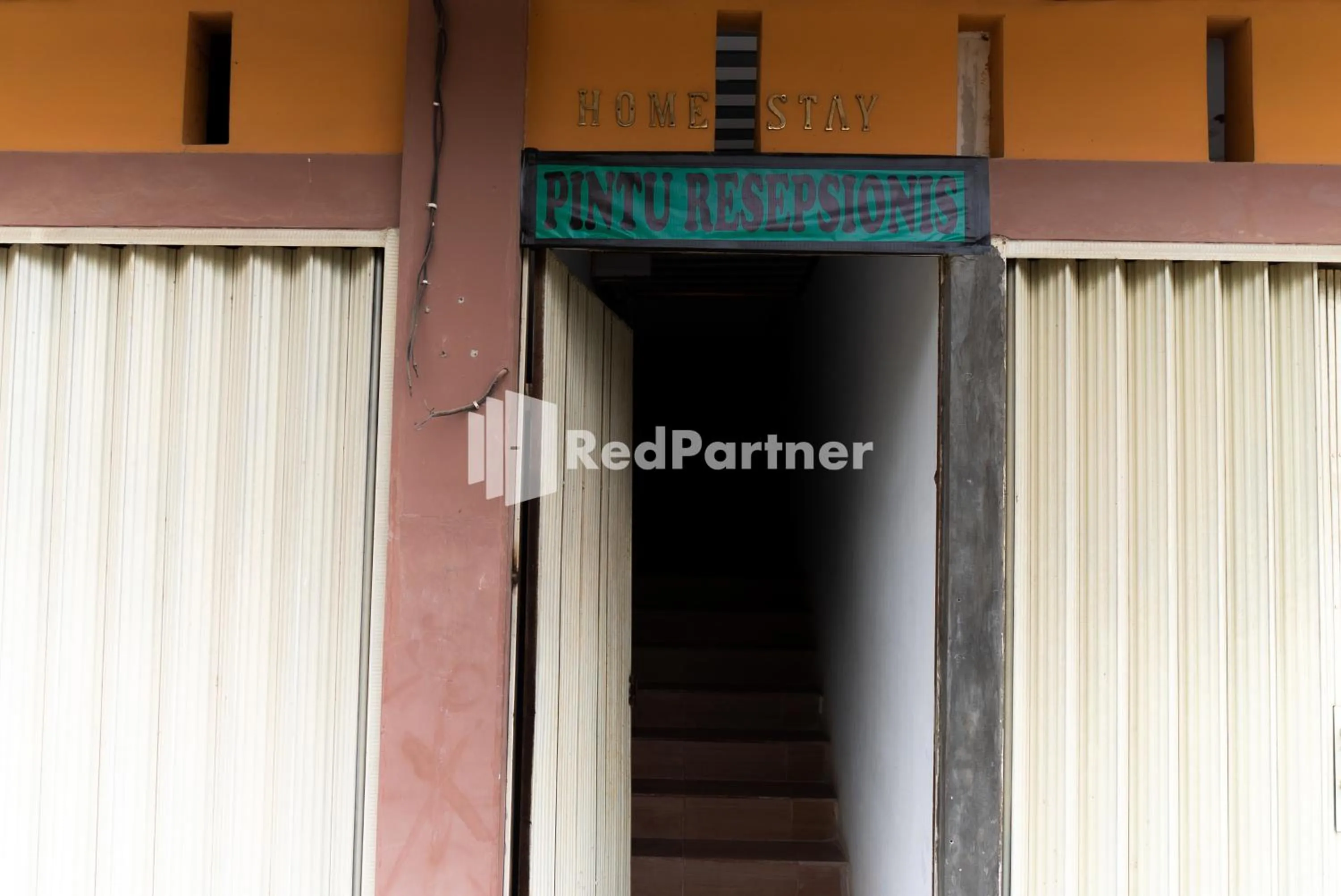 Property building in ITR Homestay RedPartner