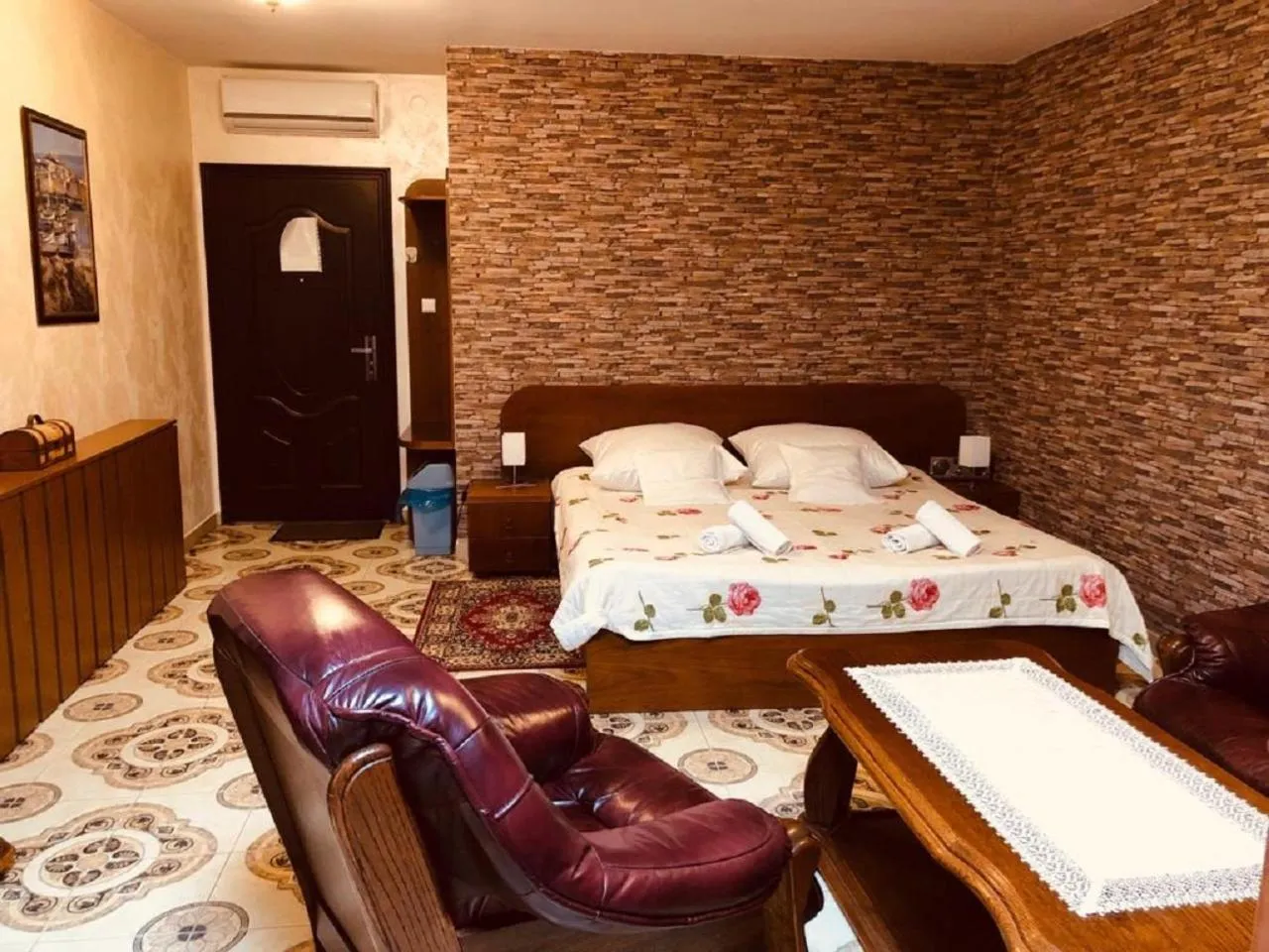 Photo of the whole room, Bed in BLACK JACK "Będzin"