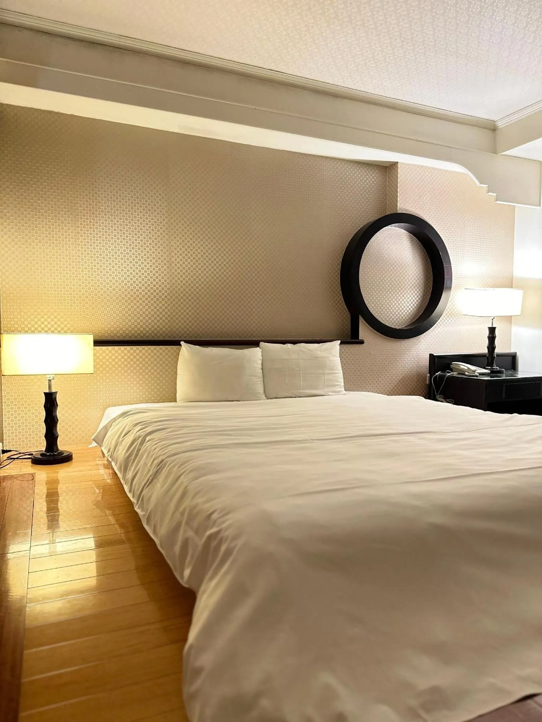 On site, Bed in Well Garden Hotel