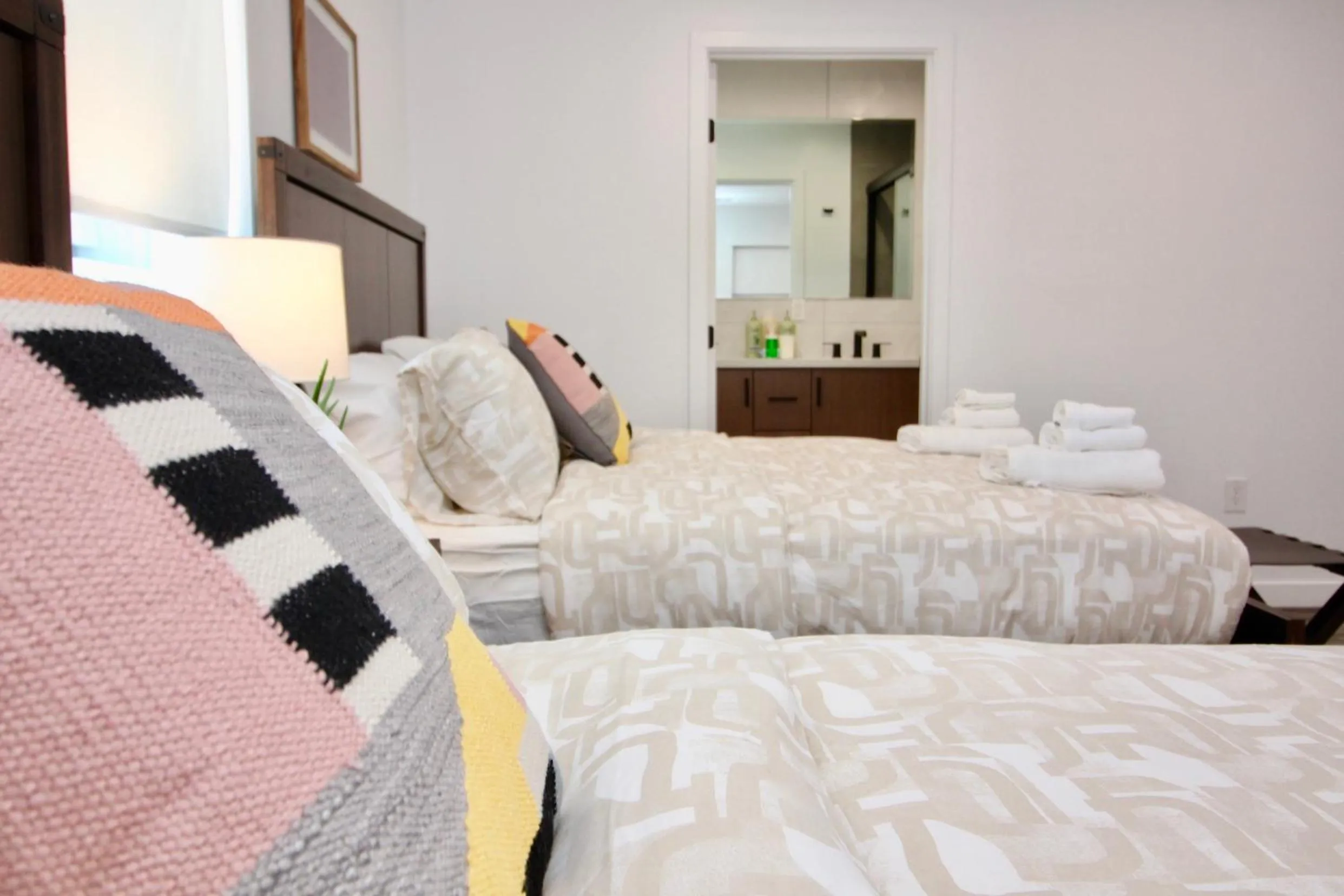 Bedroom, Bed in Los Angeles 3BR Villa Suites with Free Parking