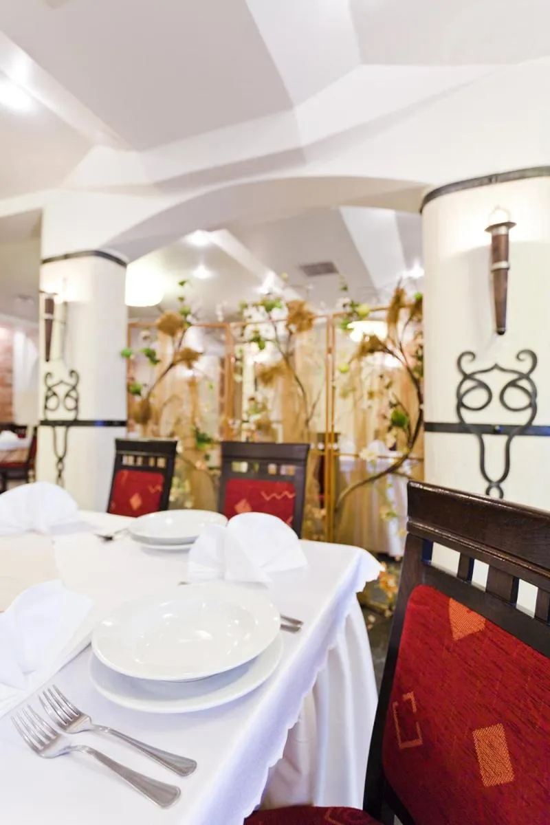 Restaurant/places to eat in Hotel Politański