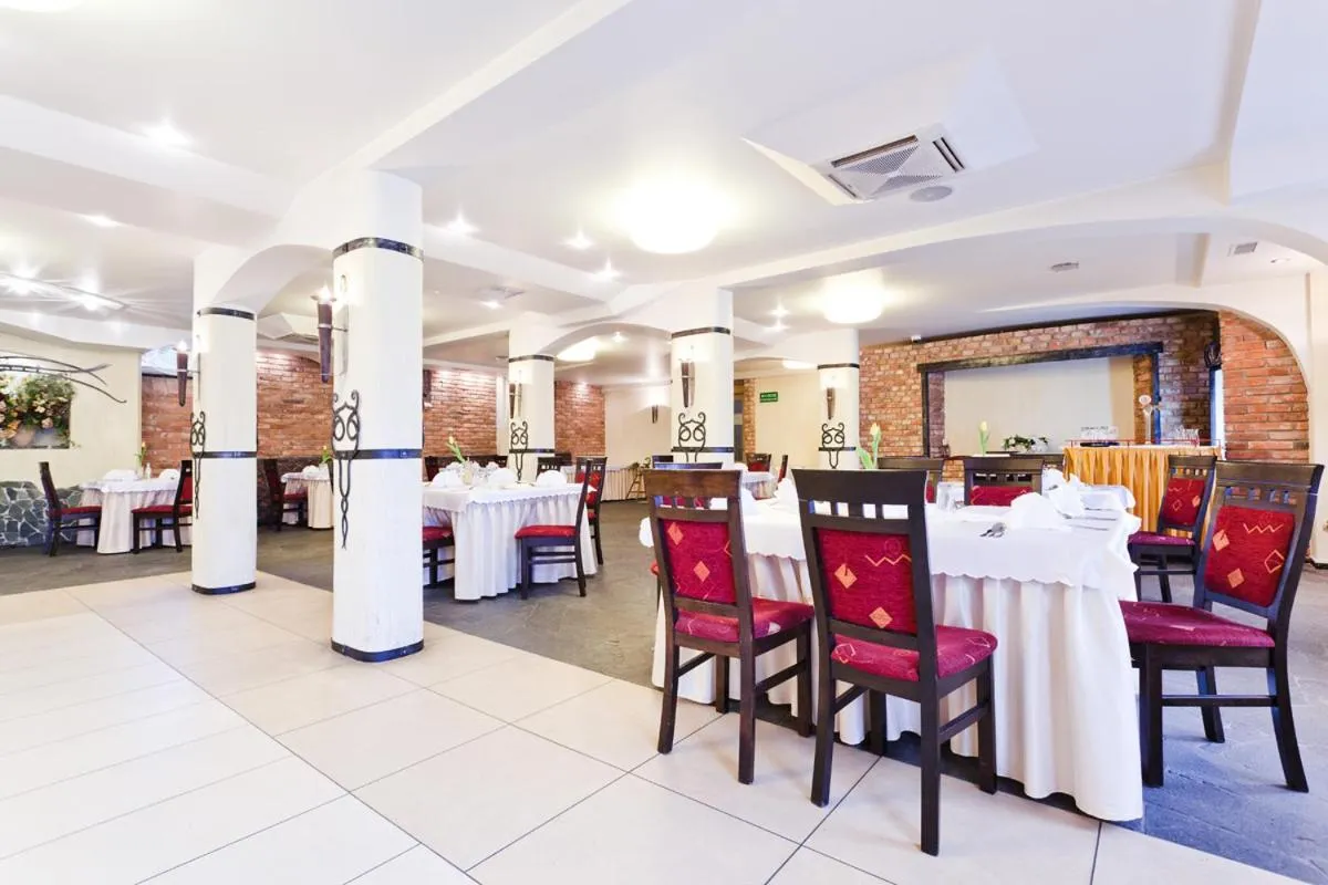 Restaurant/places to eat in Hotel Politański