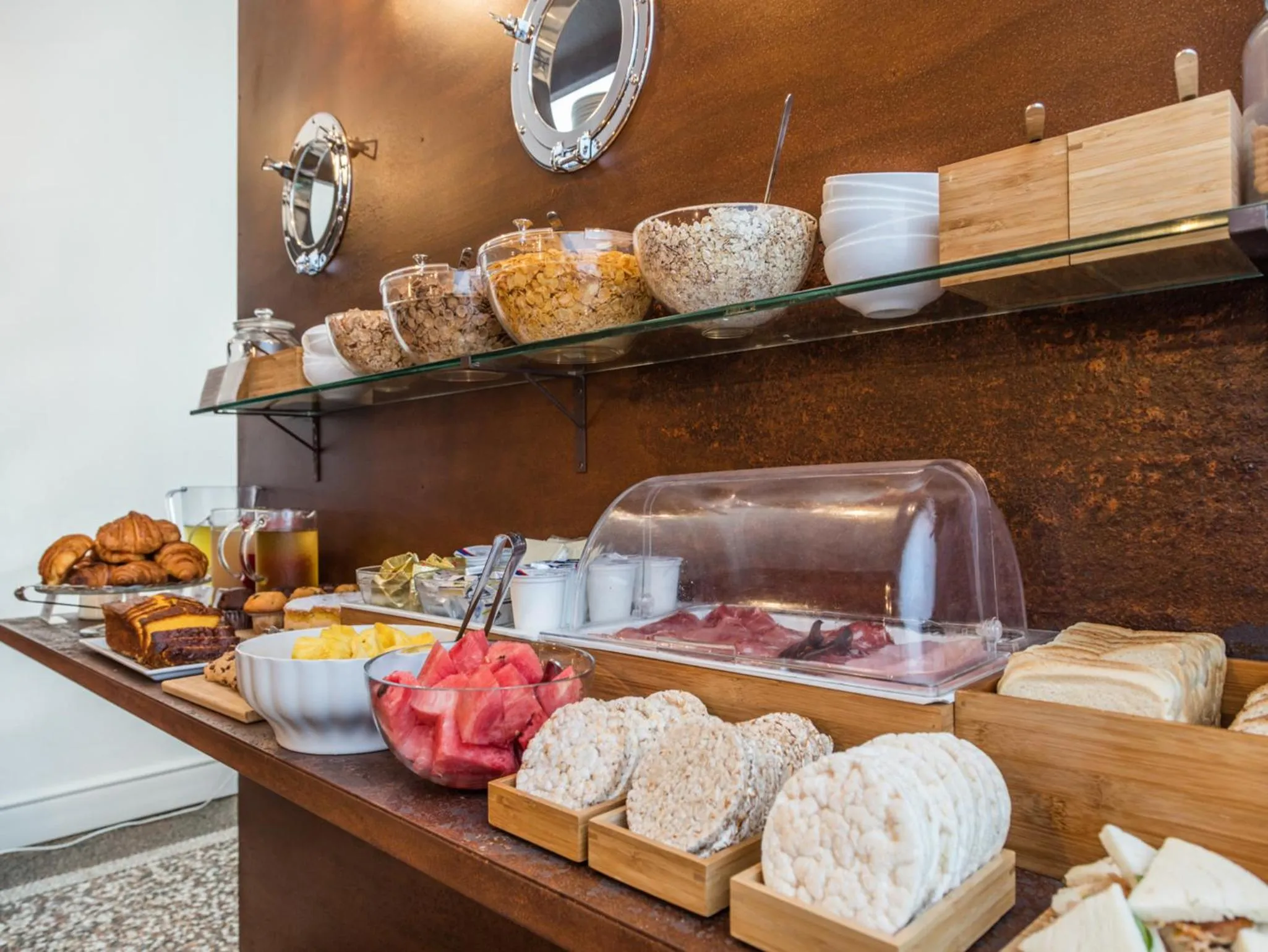 Continental breakfast in Hotel Astro Mediceo