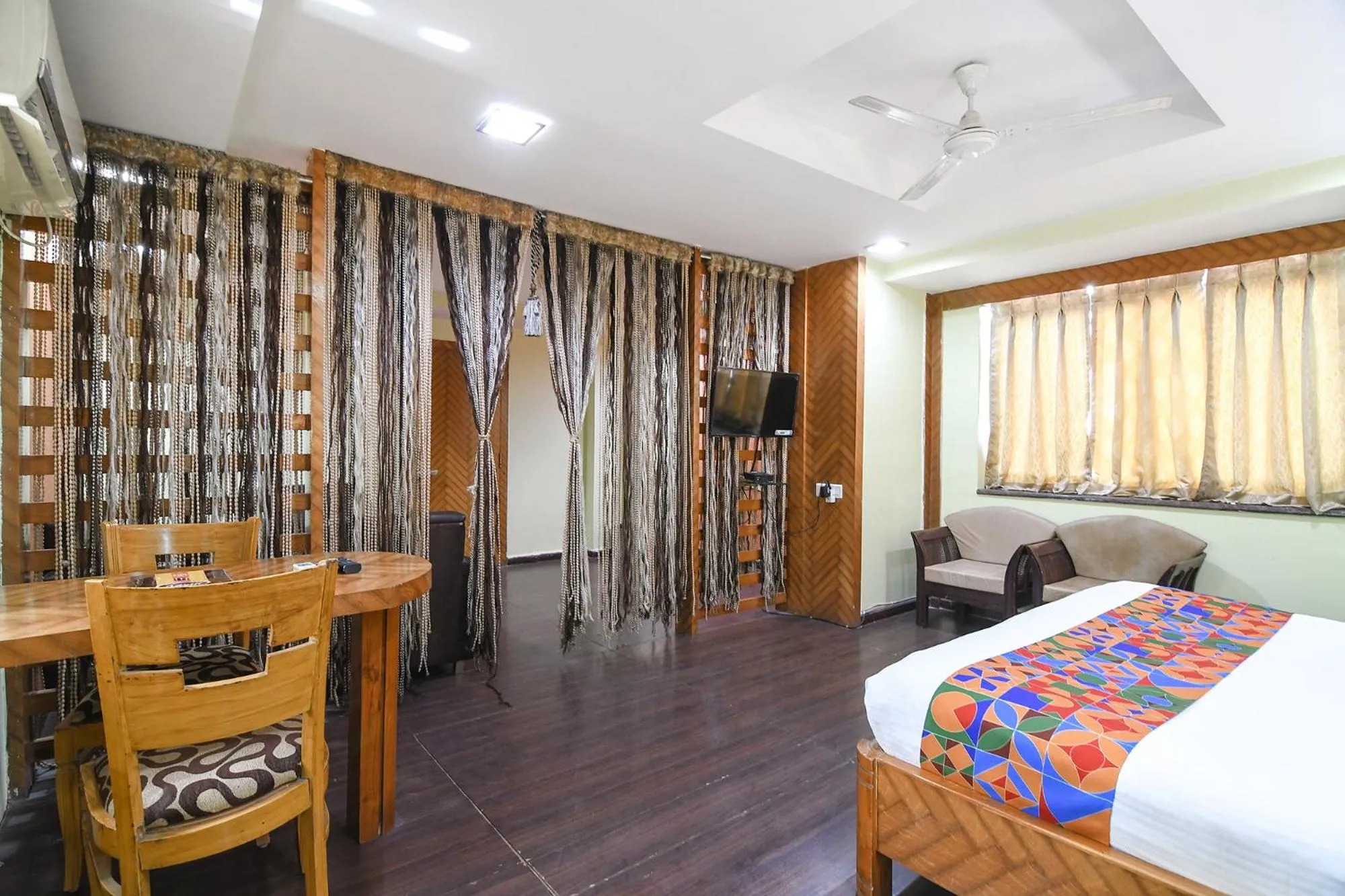 Bed in Via Raj Residency II