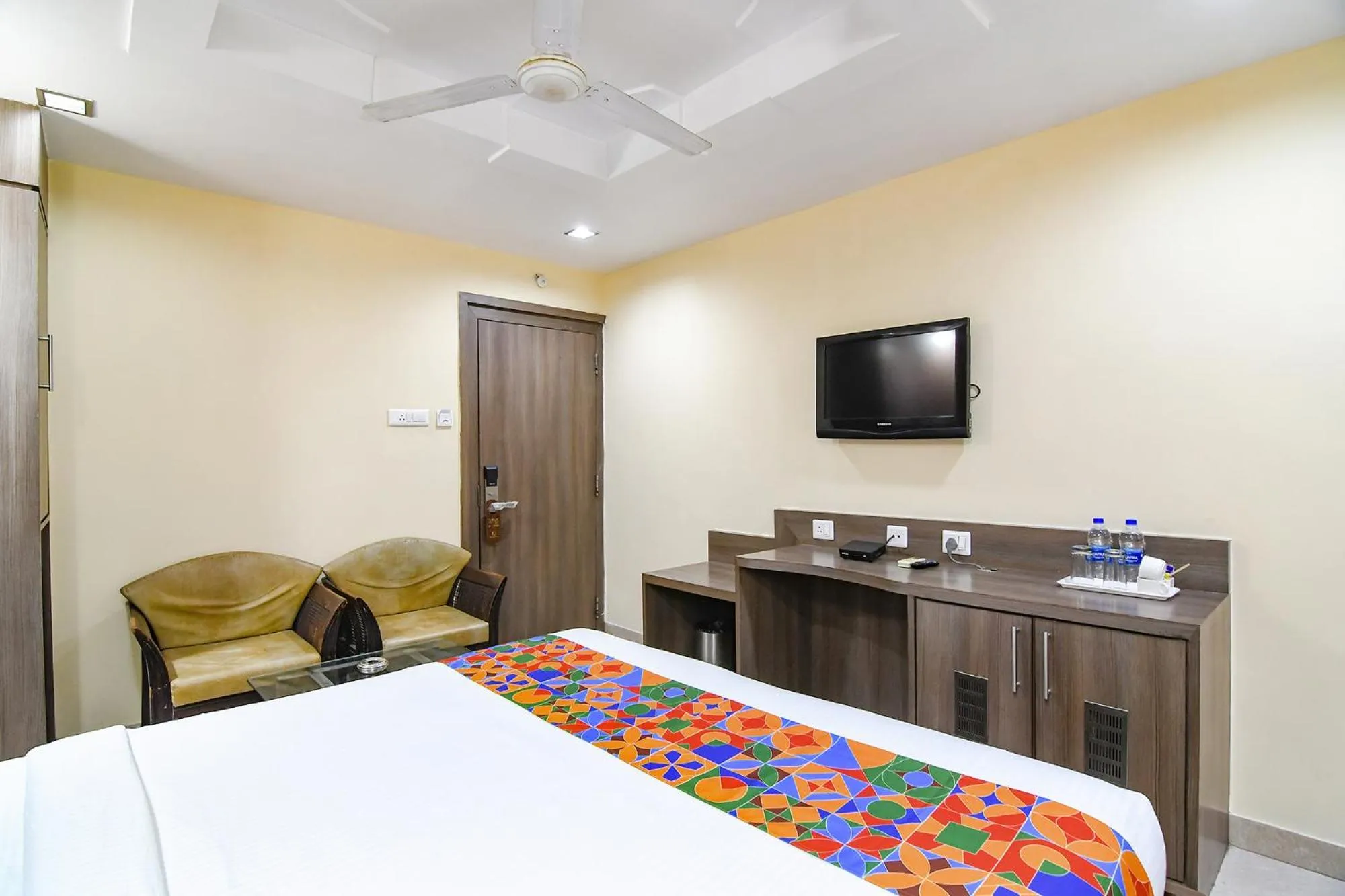 Bed in Via Raj Residency II