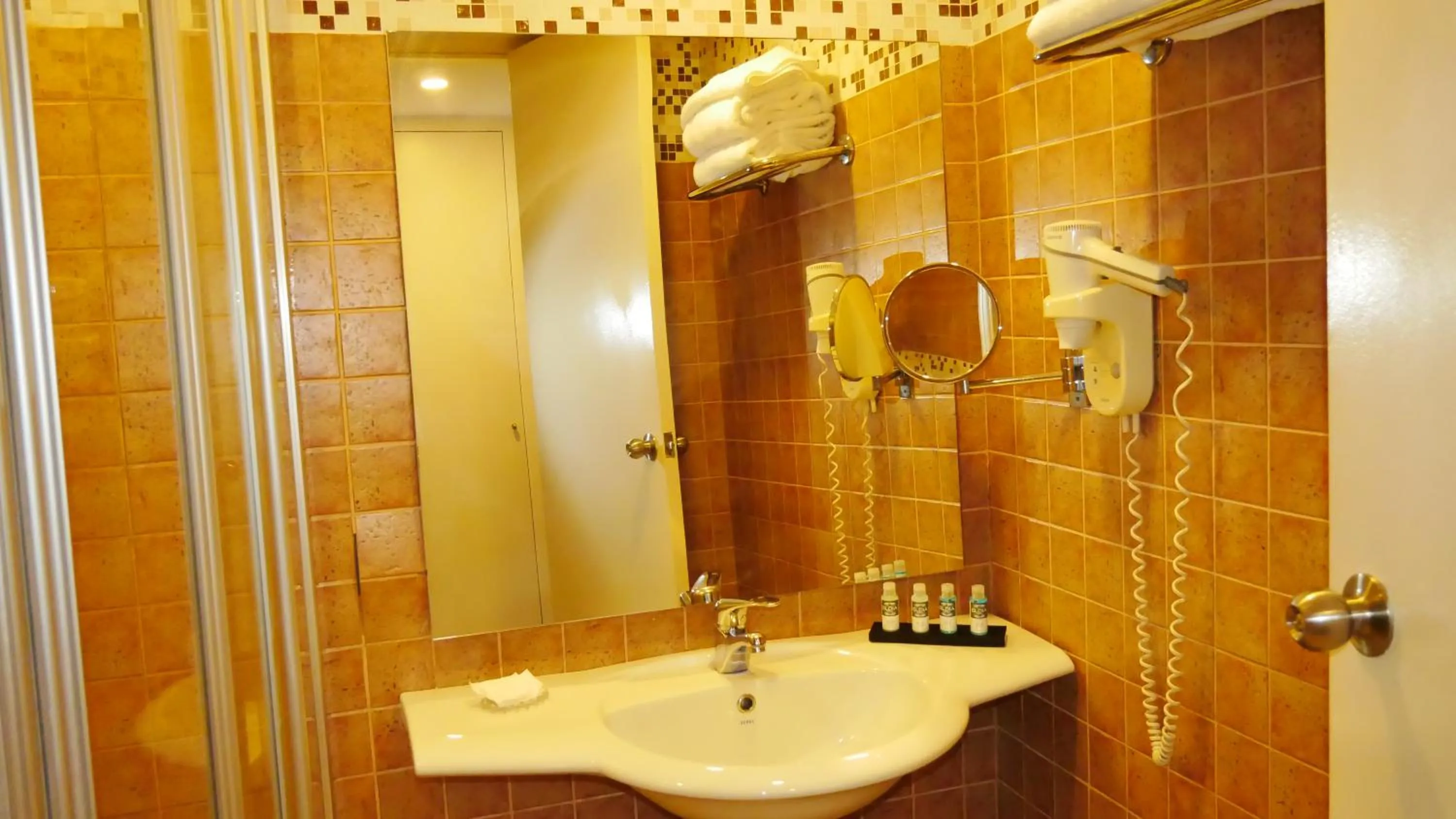 Shower in TALEN OTEL