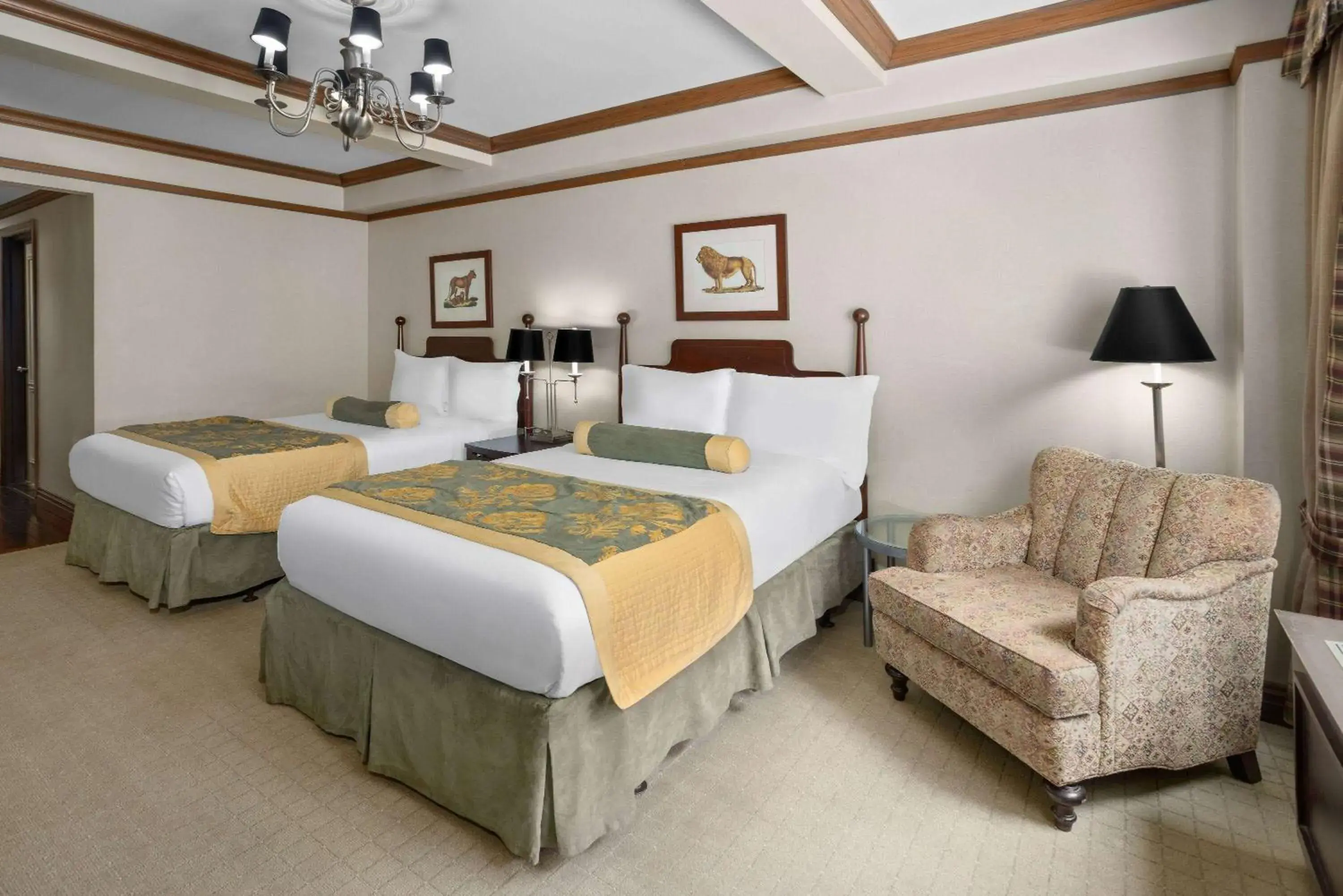 Double Room with Two Double Beds - Non-Smoking in The Blakely by LuxUrban Double Room with Two Double Beds - Non-Smoking in The Blakely by LuxUrban