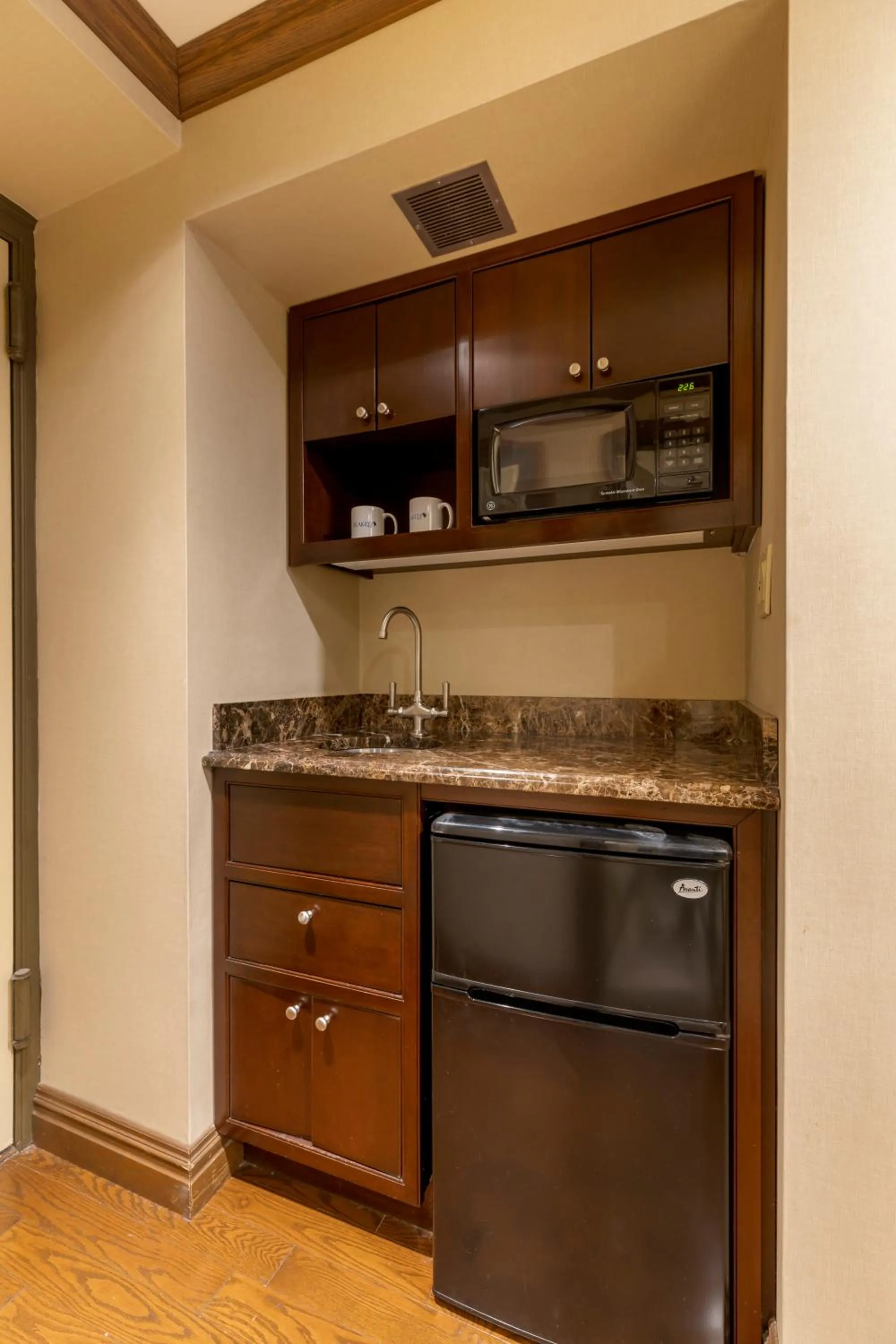 Kitchen or kitchenette in The Blakely by LuxUrban