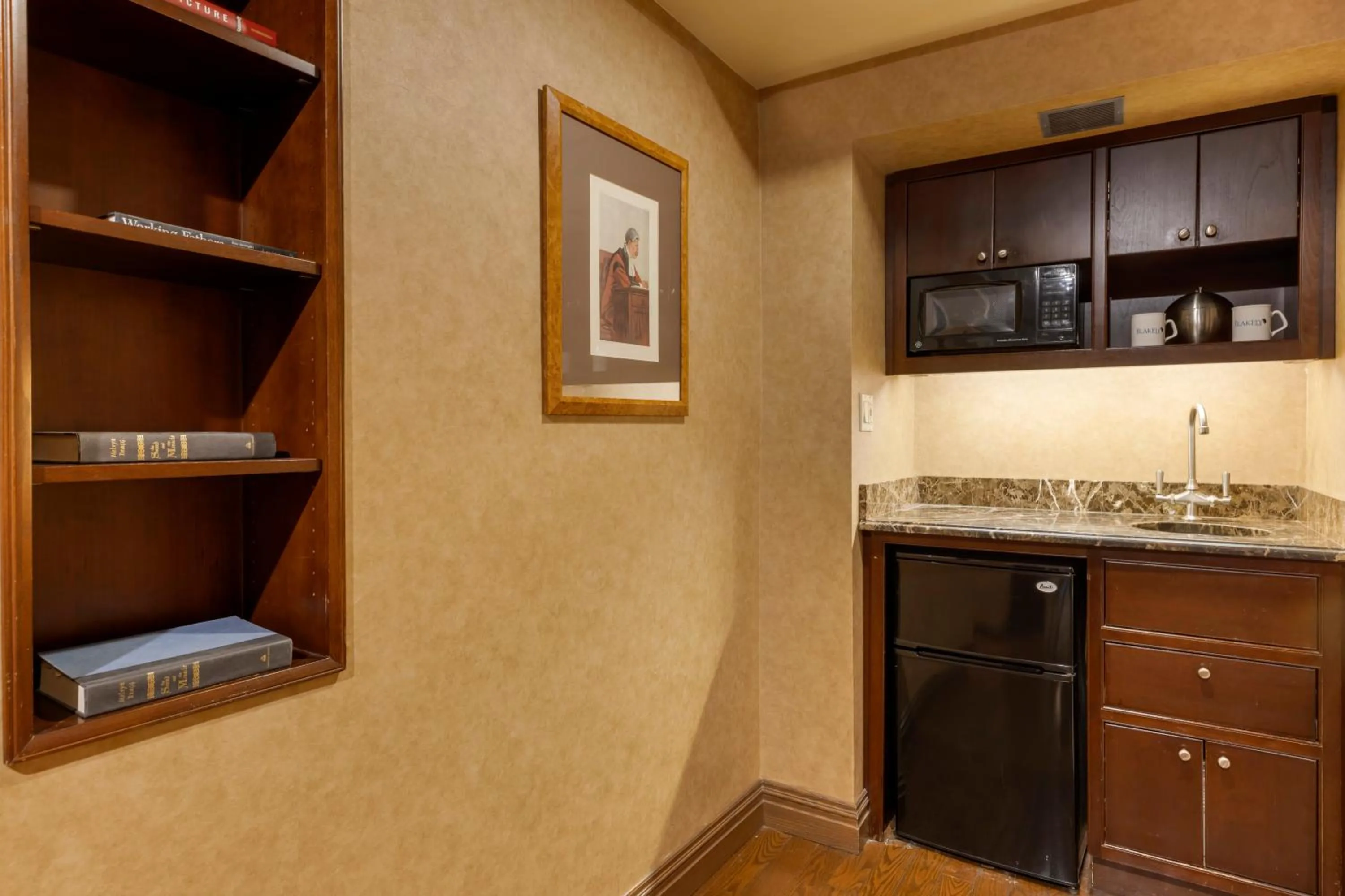 Kitchen or kitchenette in The Blakely by LuxUrban