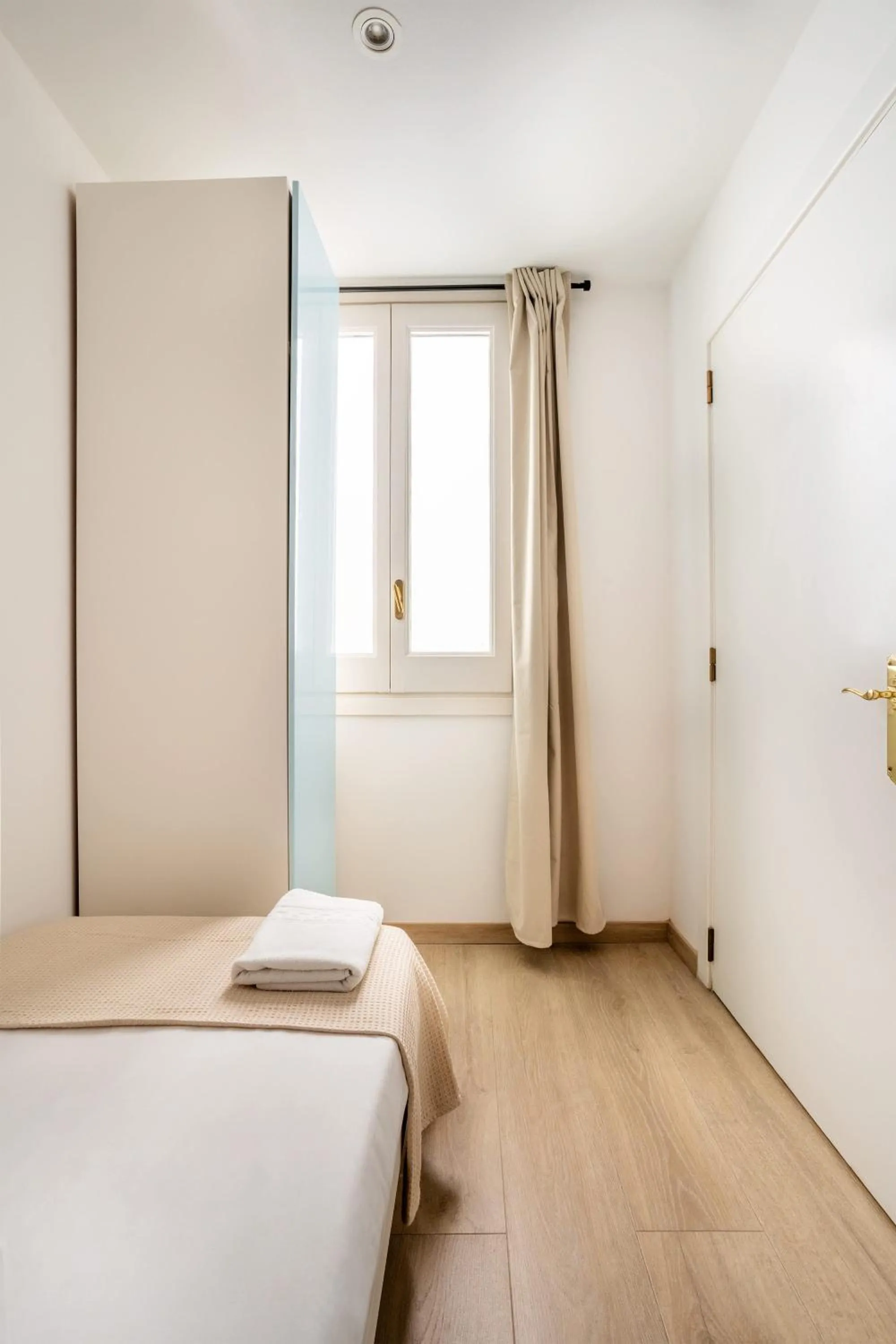 Bed in The Collection Barcelona - Paseo de Gracia 5BD and 3BTH for 10 with Terrace