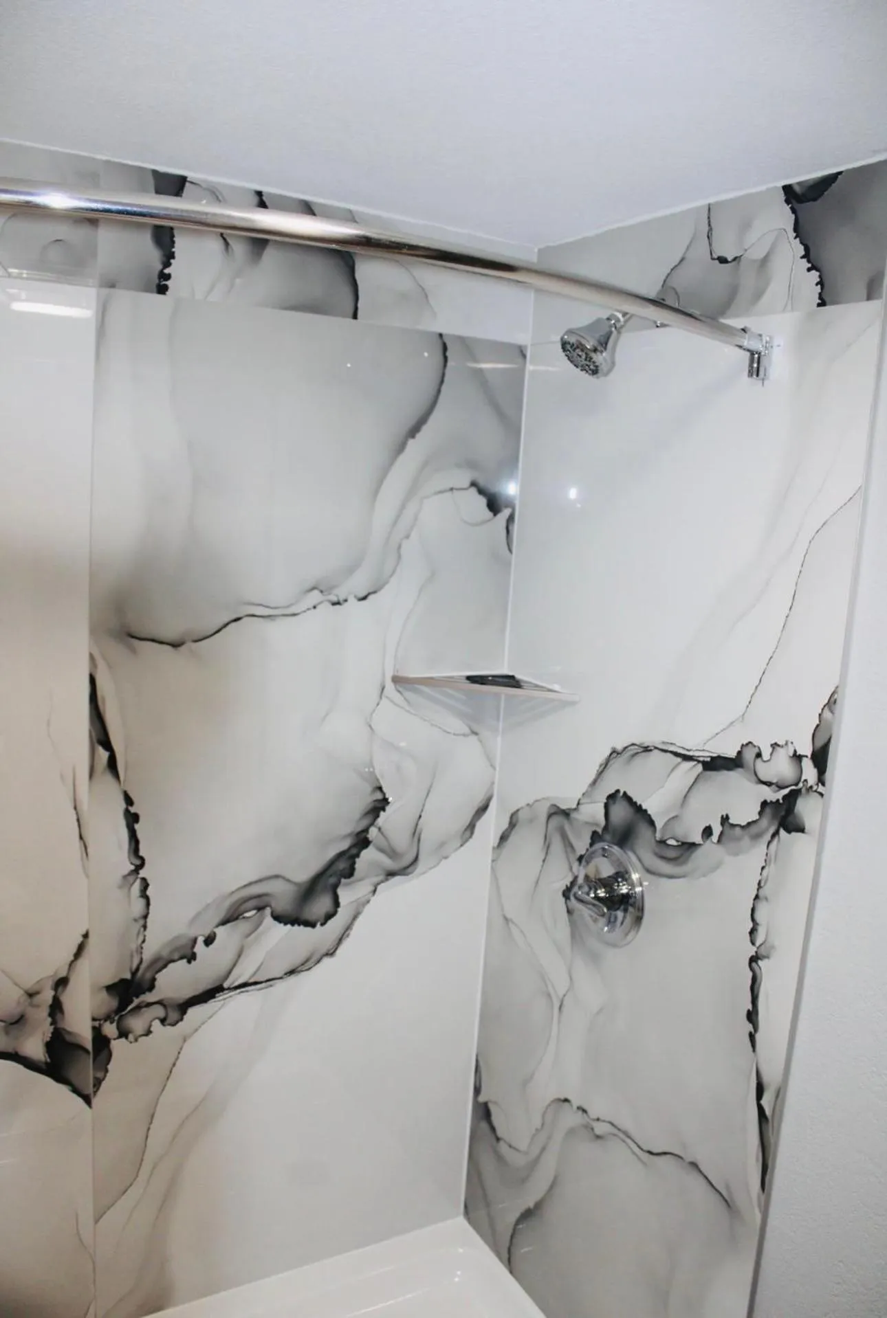 Shower in Meridian Inn Oklahoma City Airport