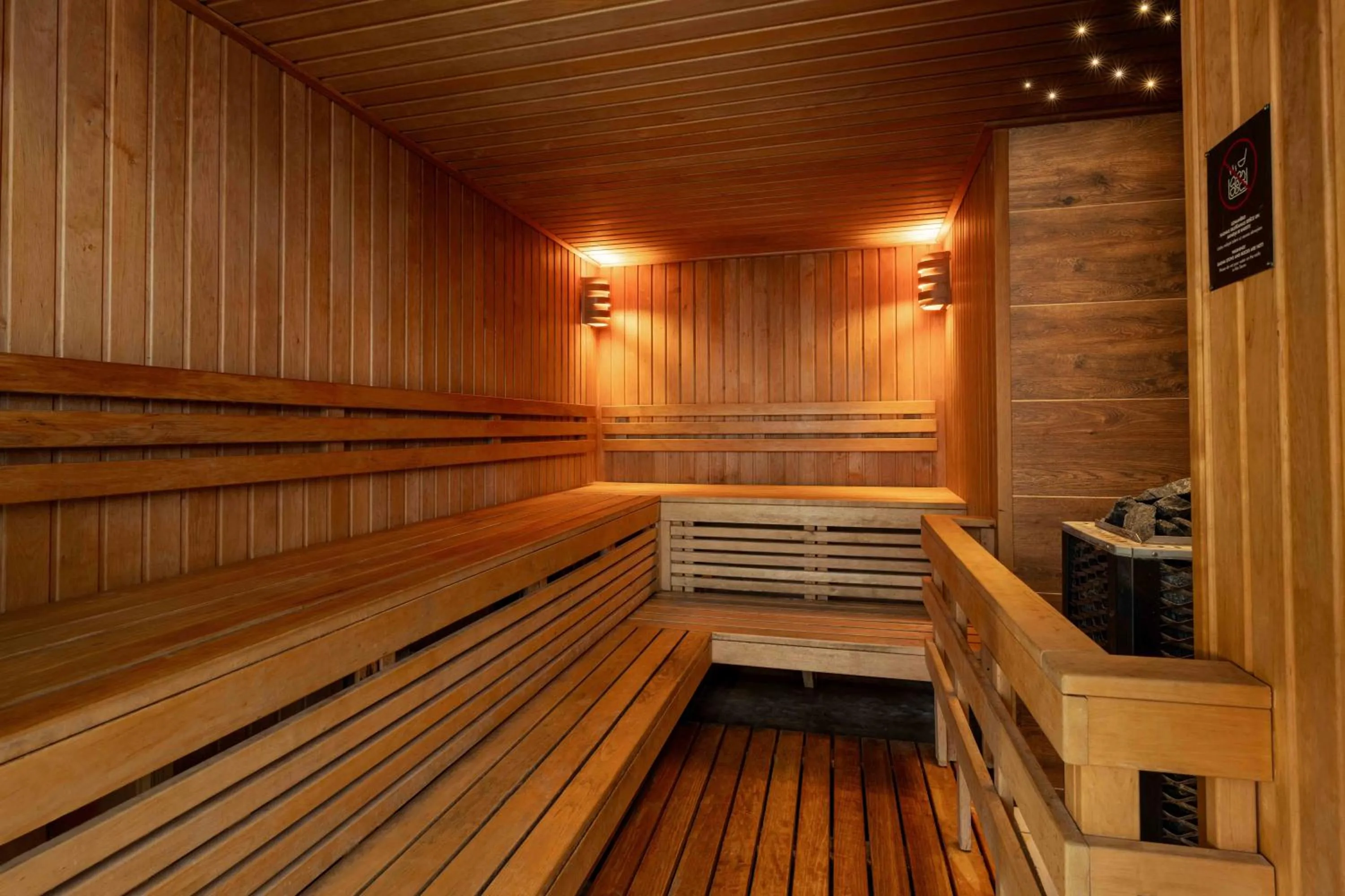 Sauna in Wellton Centrum Hotel & SPA