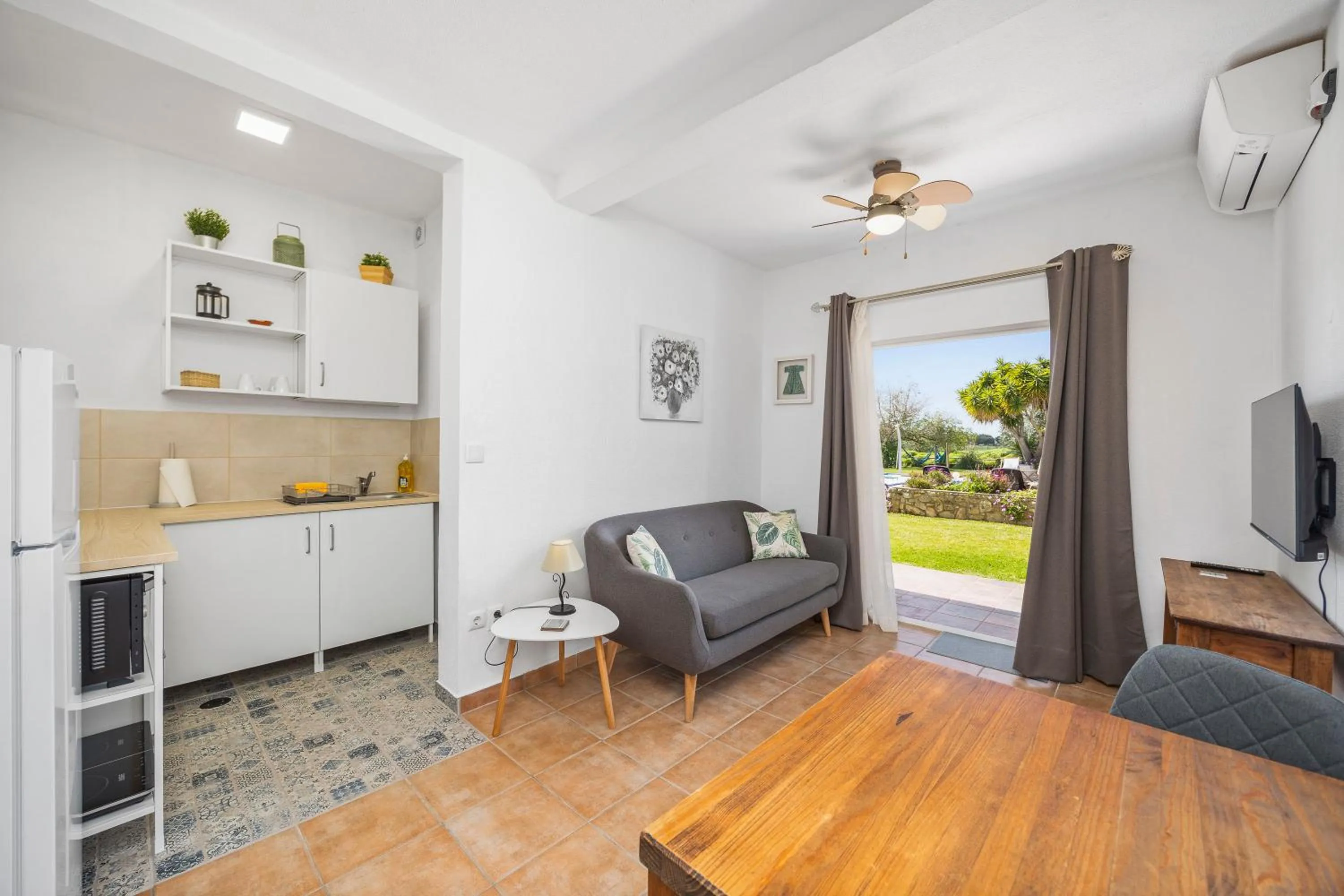 TV and multimedia in Casa Jardim Oasis