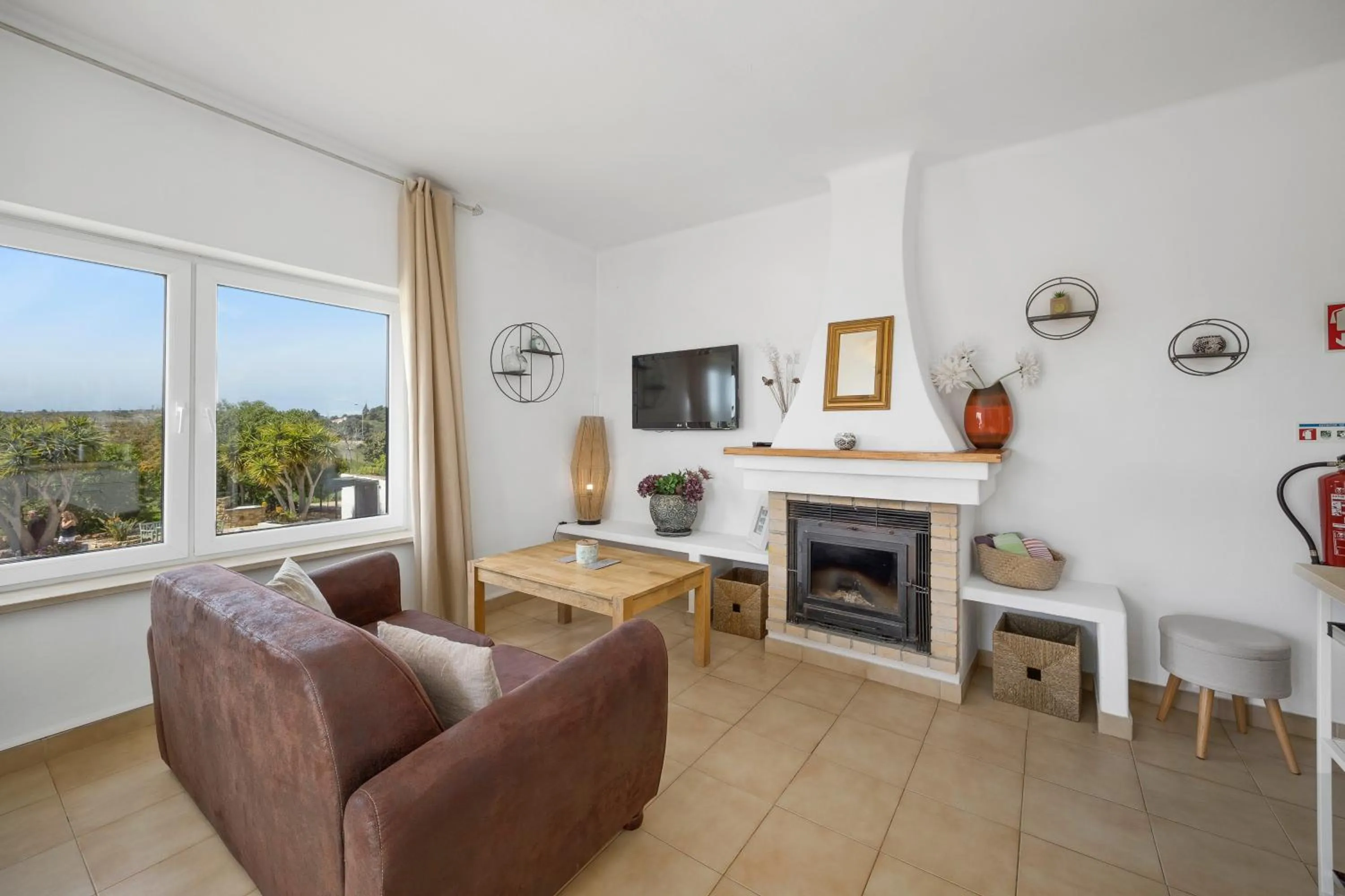 TV and multimedia in Casa Jardim Oasis