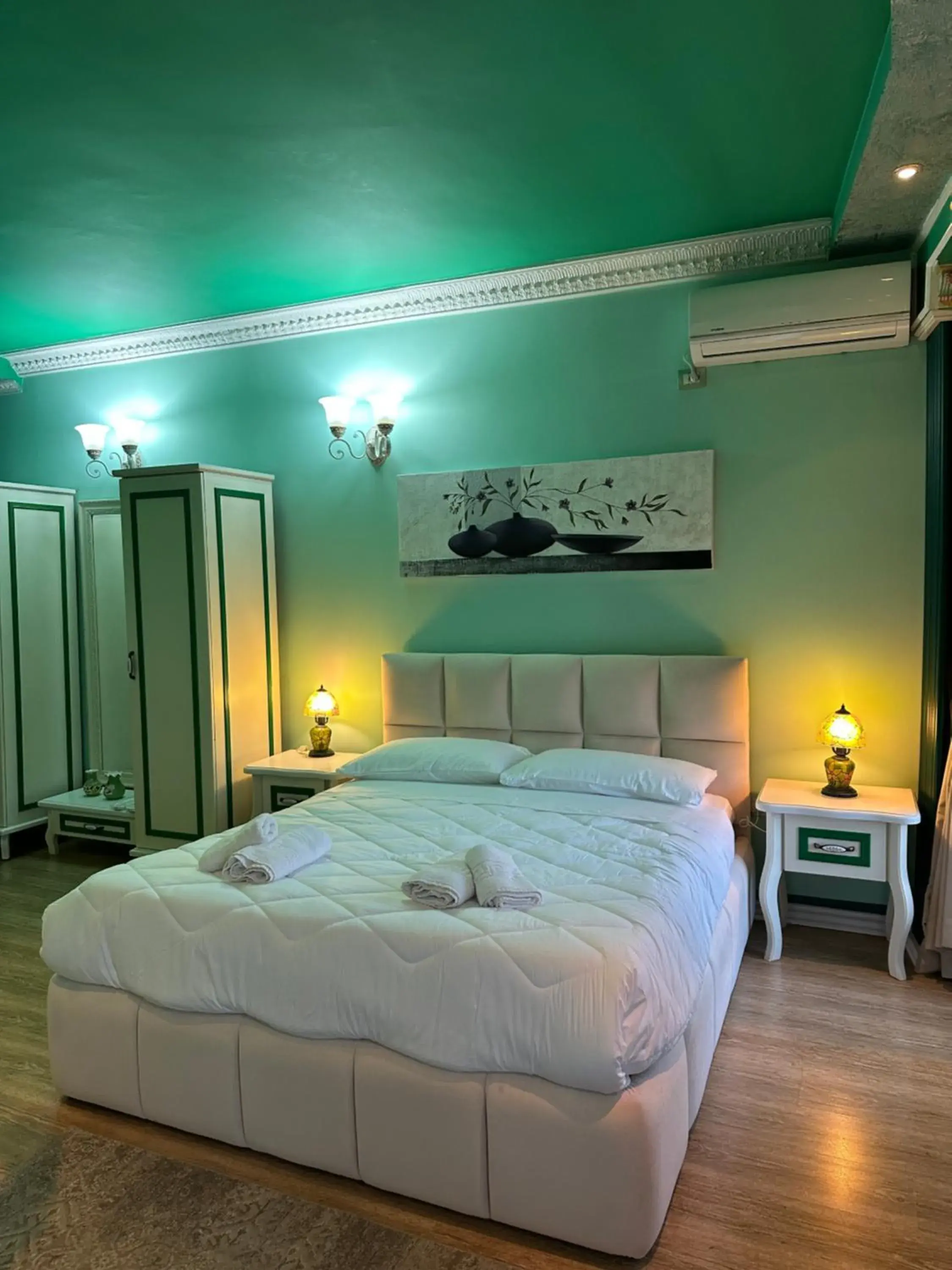 Deluxe Suite - single occupancy in Hotel Boutique Vila Fernando Tirana Deluxe Suite - single occupancy in Hotel Boutique Vila Fernando Tirana