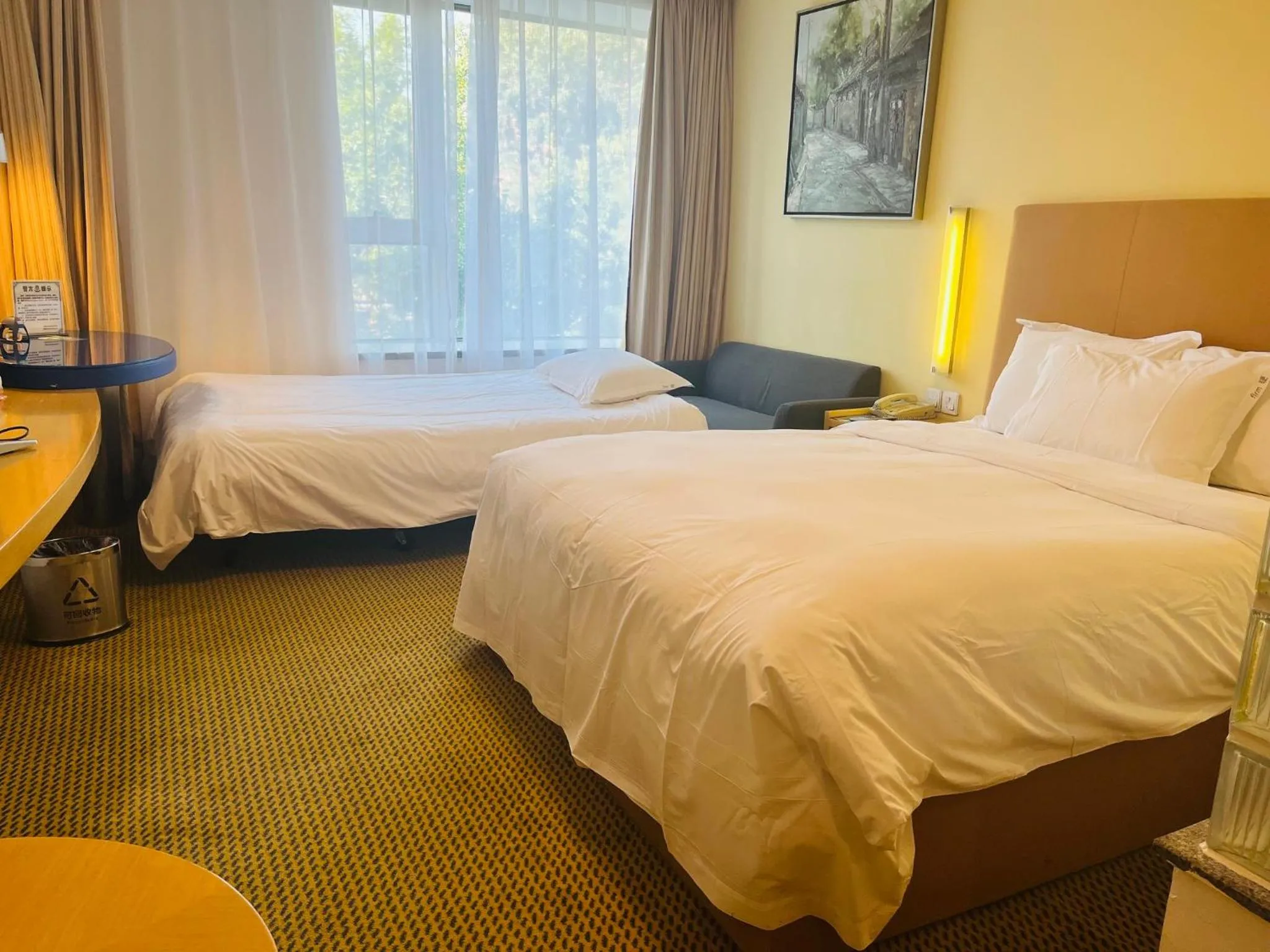 Photo of the whole room, Bed in Holiday Inn Express Beijing Temple of Heaven by IHG