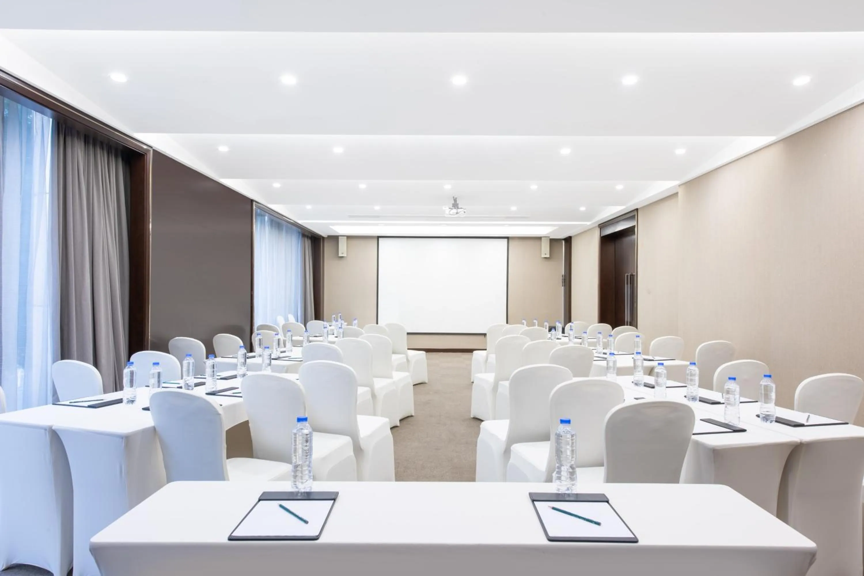 Meeting/conference room in Holiday Inn Express Beijing Temple of Heaven by IHG
