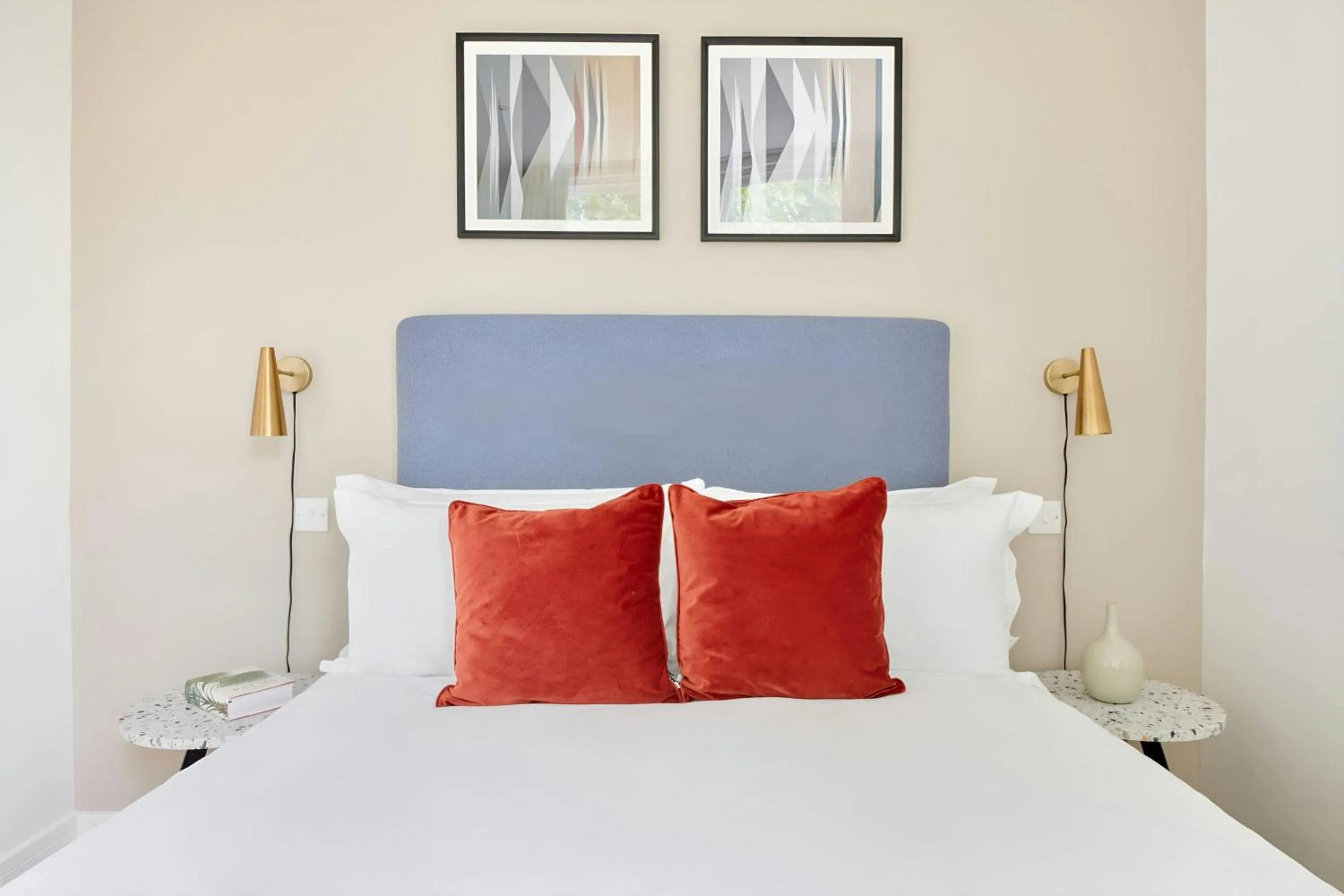 Photo of the whole room, Bed in The Prince Hotel Vauxhall, Sonder by Marriott Bonvoy