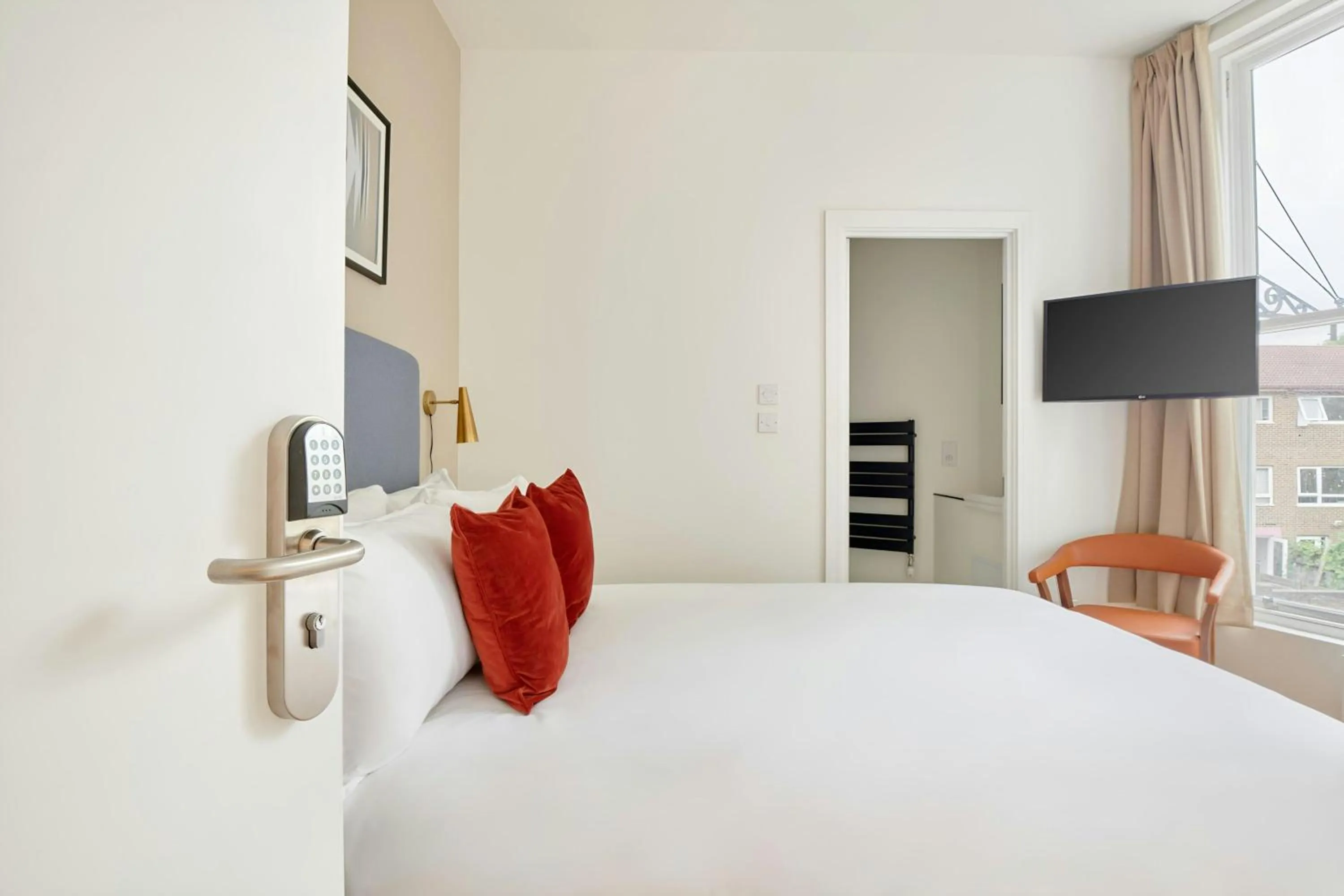 Bedroom, Bed in The Prince Hotel Vauxhall, Sonder by Marriott Bonvoy