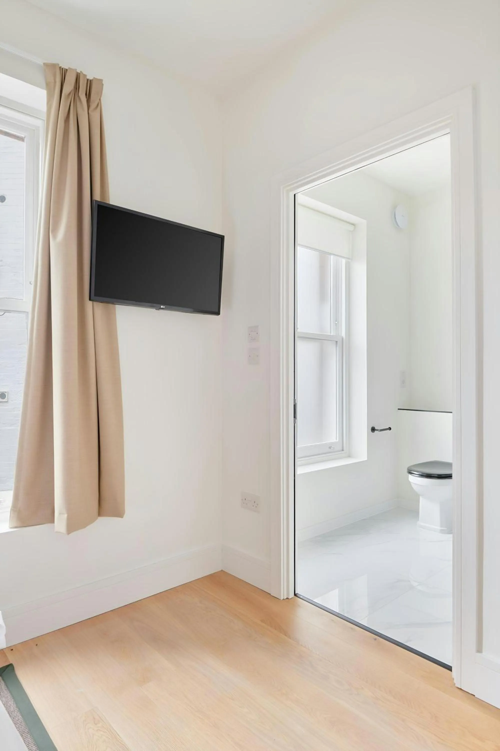 Bathroom in The Prince Hotel Vauxhall, Sonder by Marriott Bonvoy