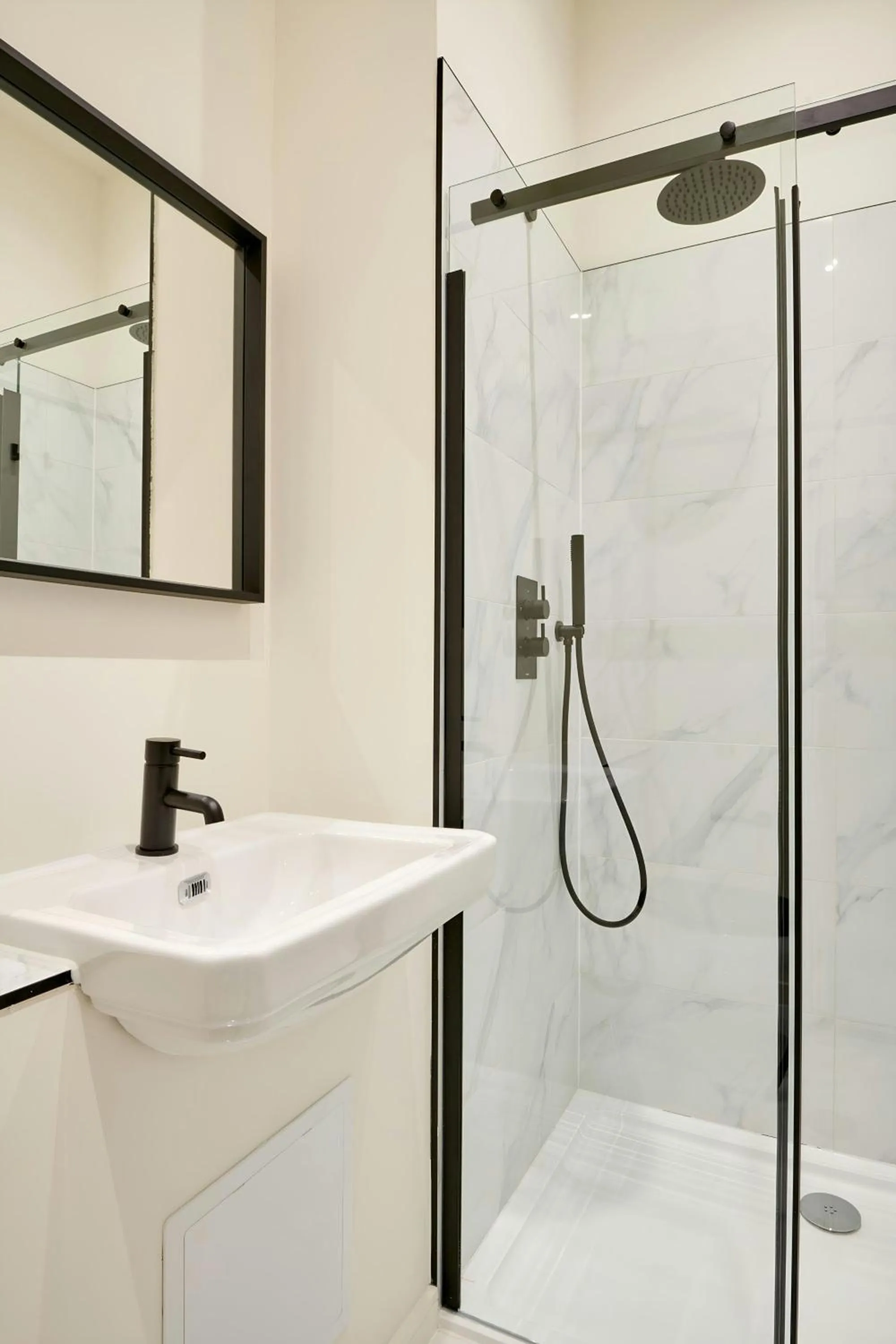 Bathroom in The Prince Hotel Vauxhall, Sonder by Marriott Bonvoy