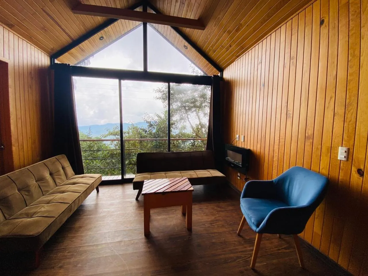 Alto de la Sierra by Rotamundos