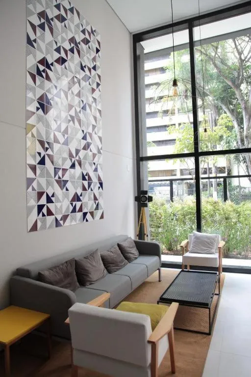 85 New studio w balcony, fast wifi and movie screen!