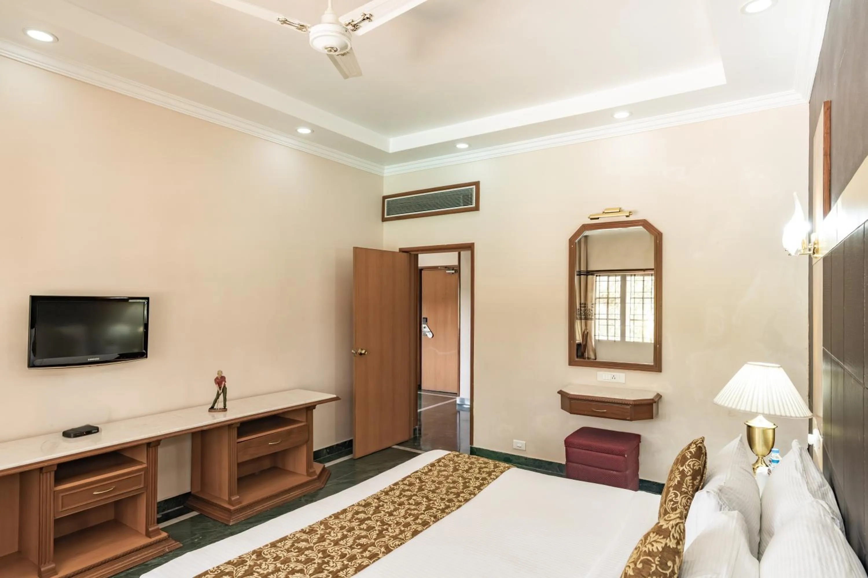 Bedroom, Bed in Eagleton The Golf Resort