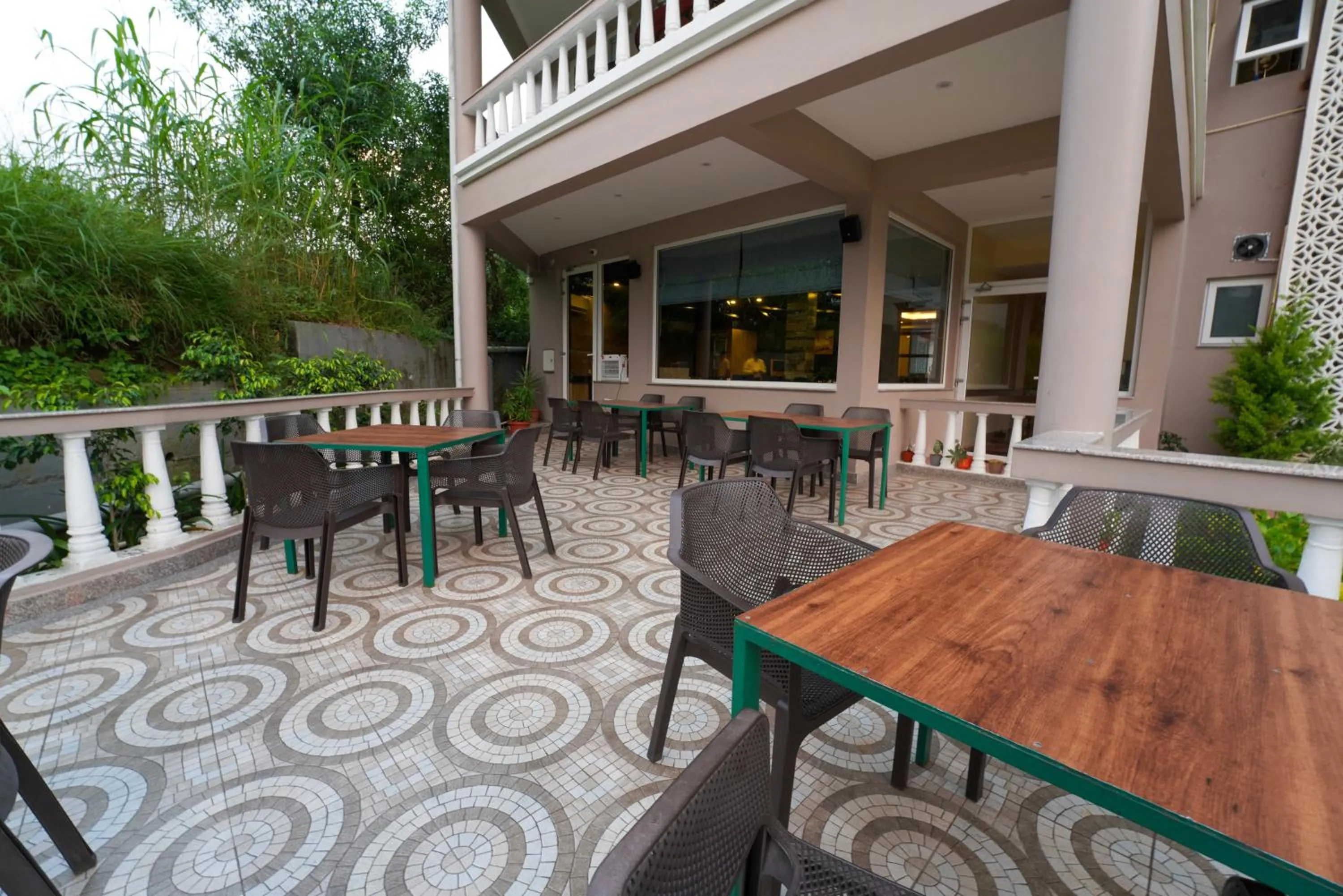 Restaurant/places to eat in Neugal Riverfront Resort