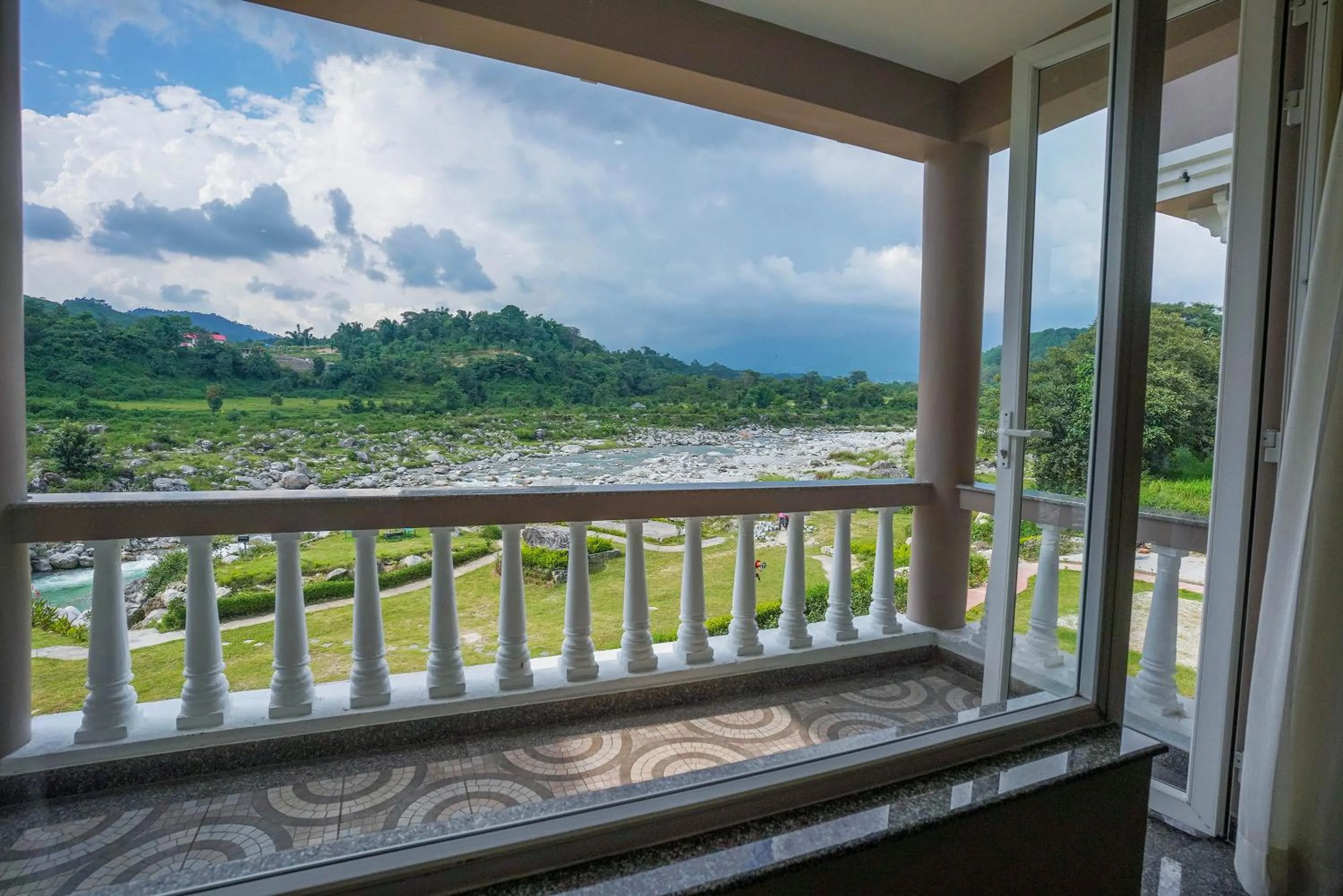 Balcony/Terrace in Neugal Riverfront Resort