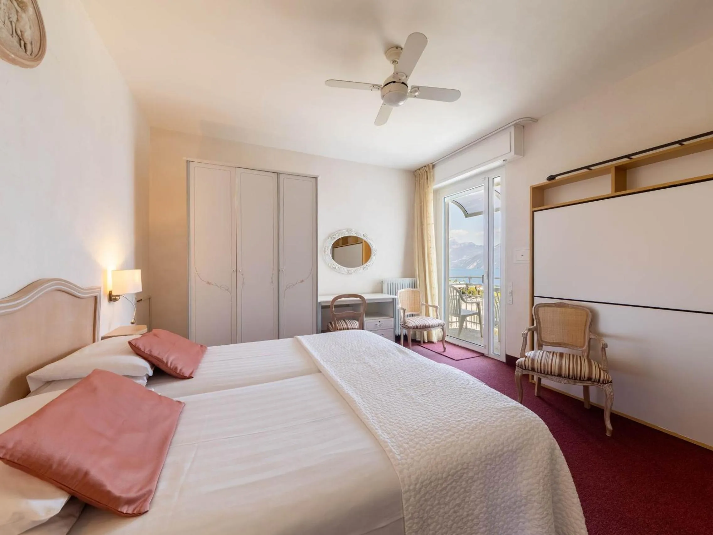 Bedroom, Bed in Hotel Riviera Panoramic Green Resort