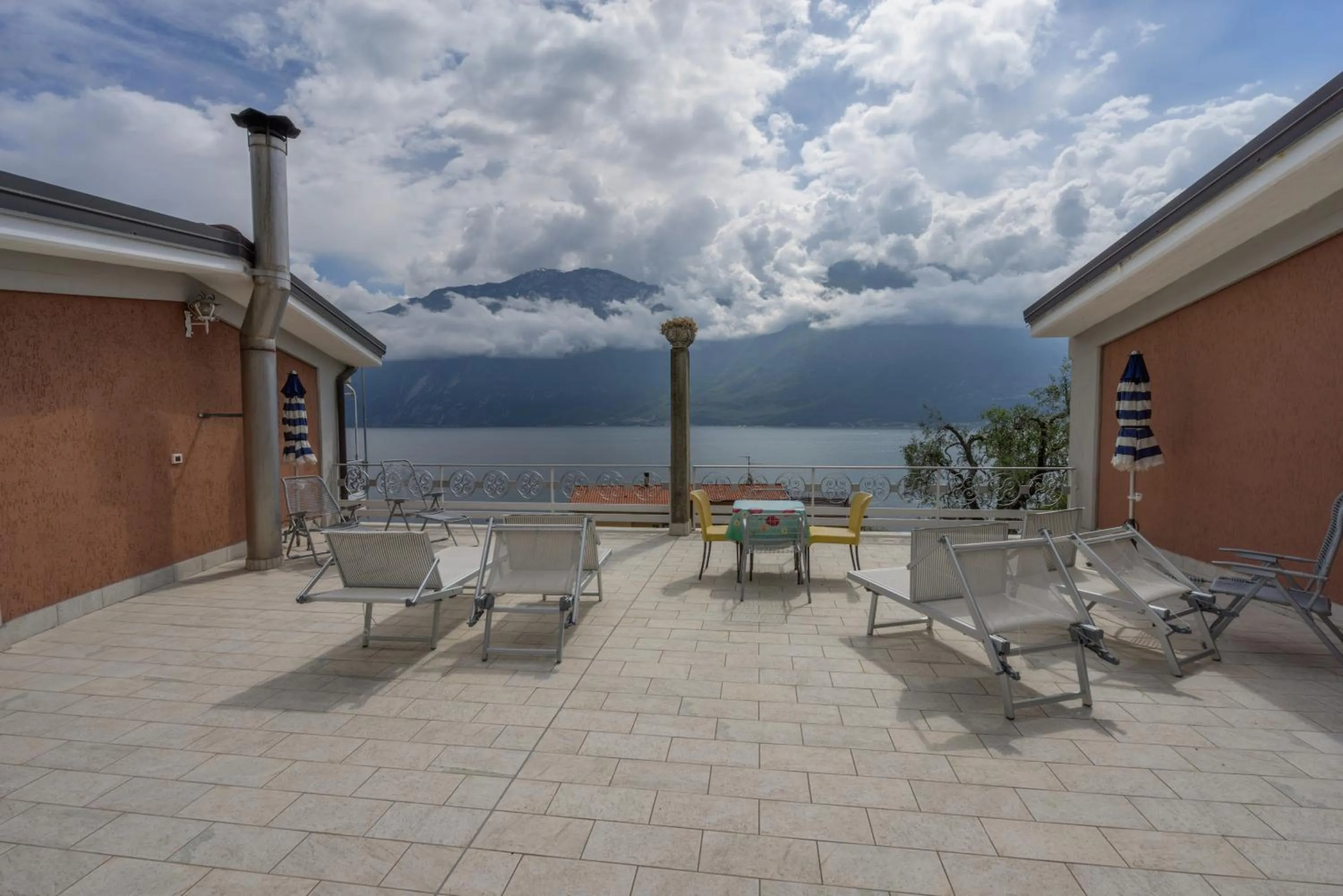 Lake view in Hotel Riviera Panoramic Green Resort