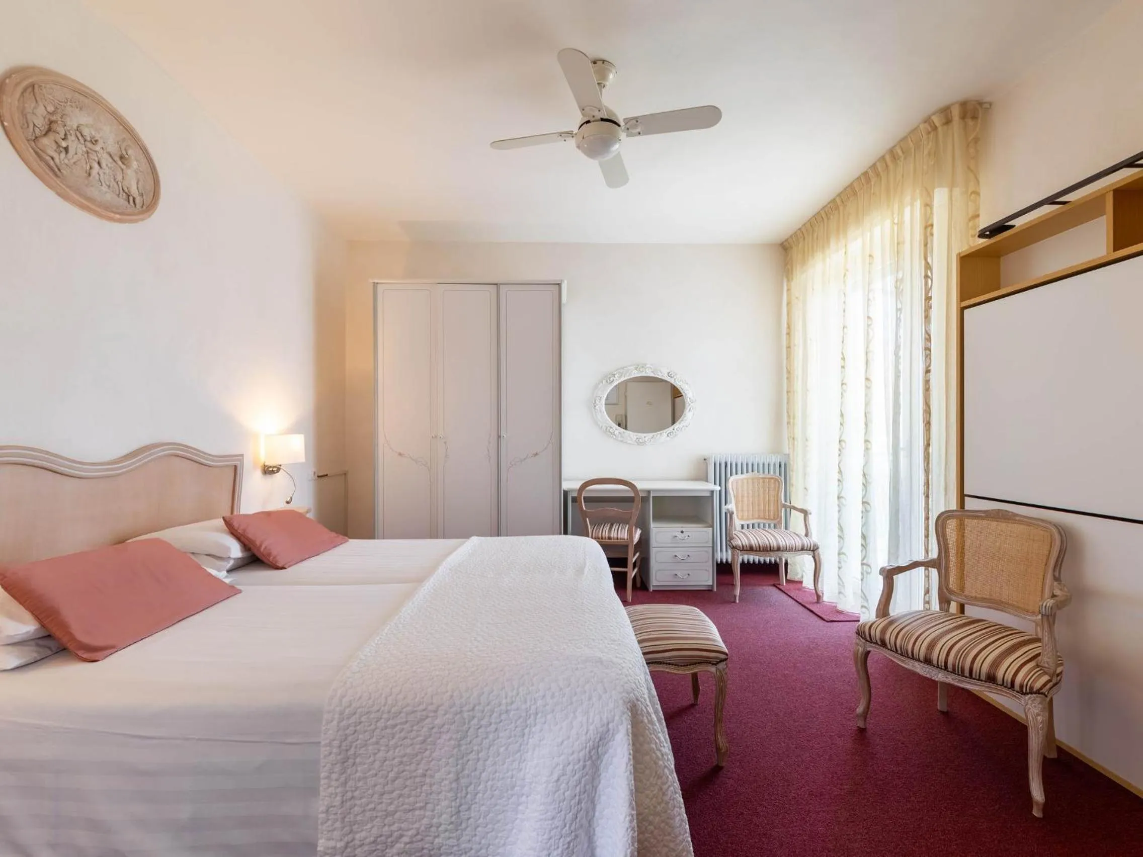 Photo of the whole room, Bed in Hotel Riviera Panoramic Green Resort