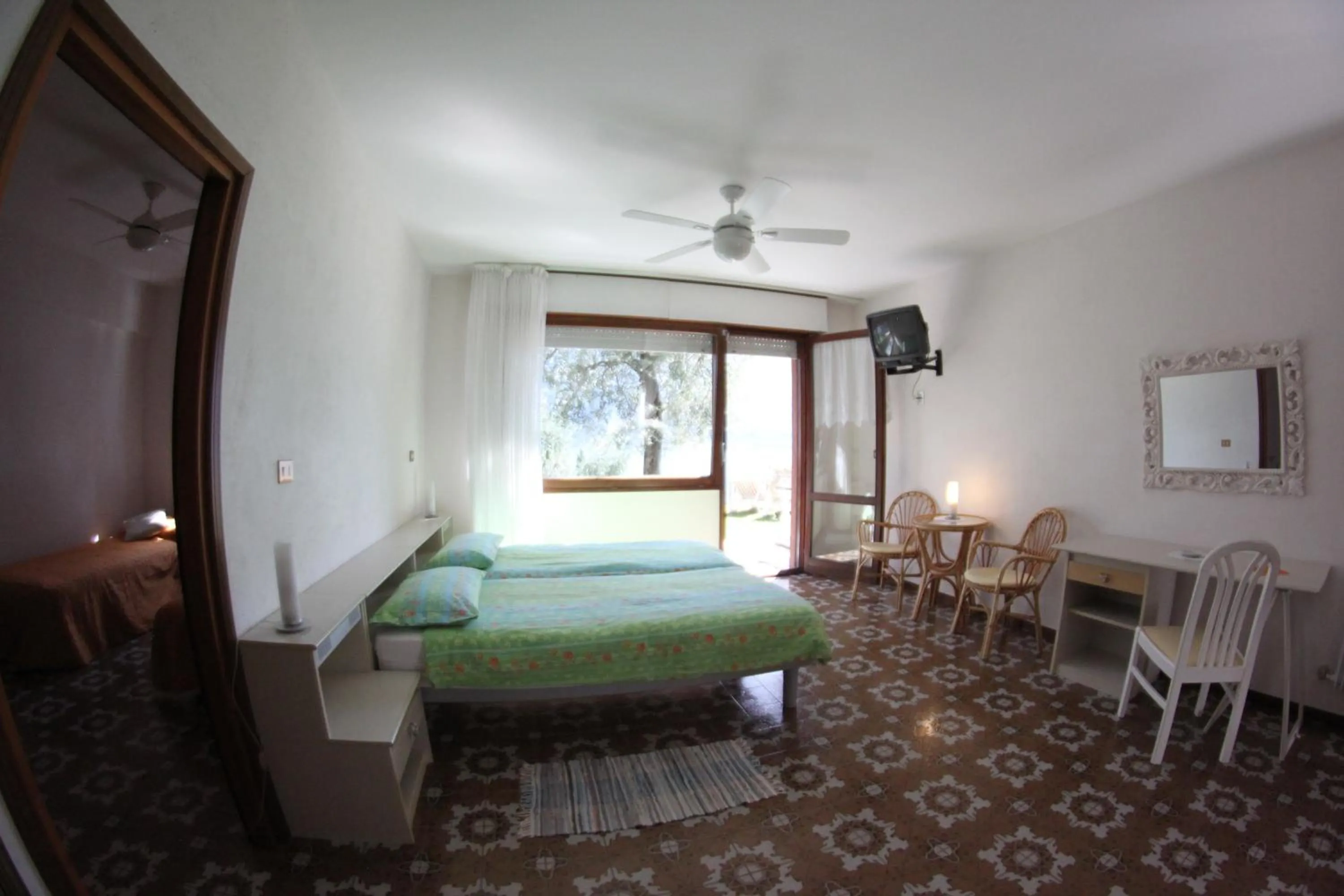 Photo of the whole room, Bed in Hotel Riviera Panoramic Green Resort