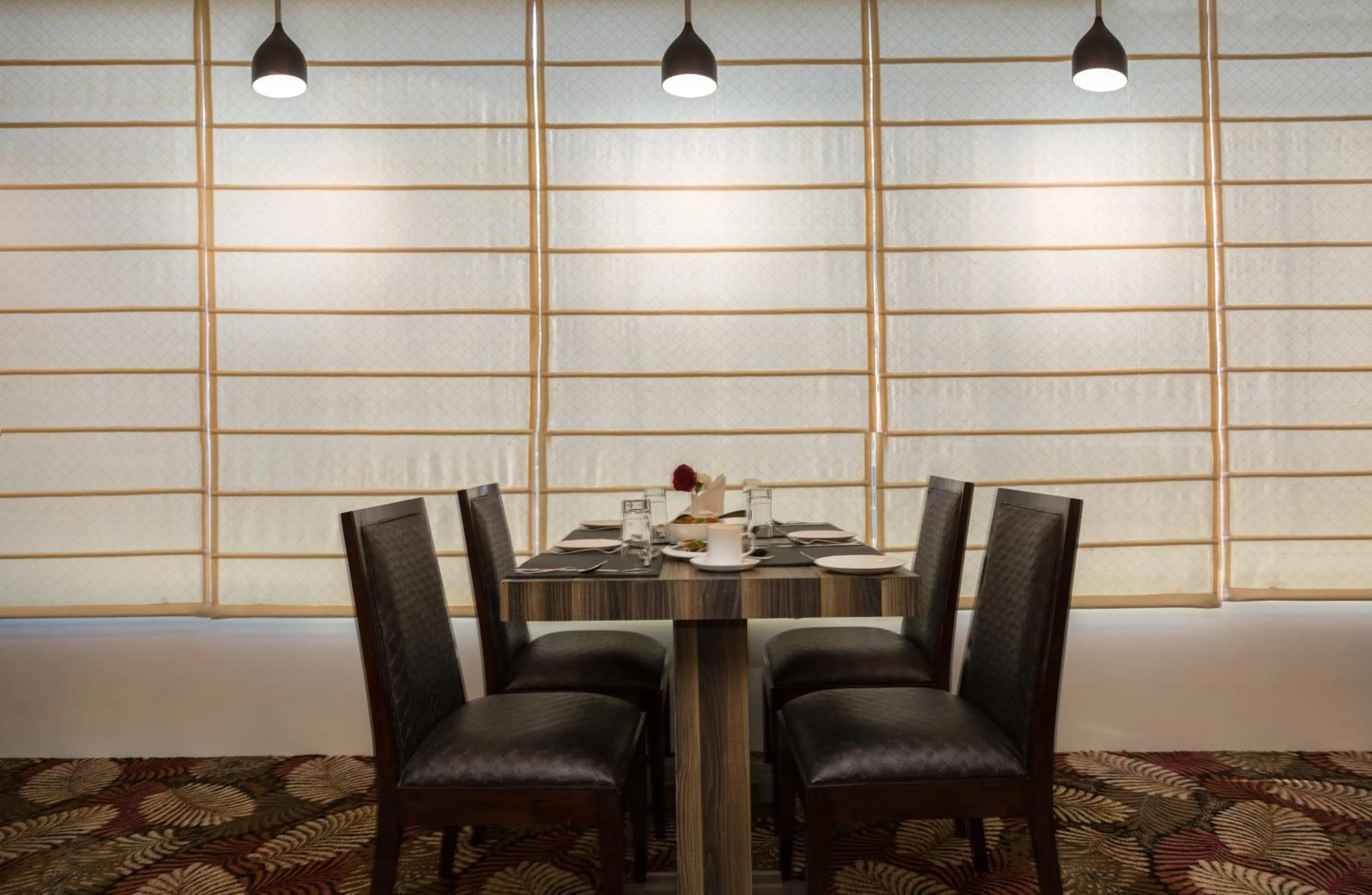 Restaurant/places to eat in The Solitaire Express