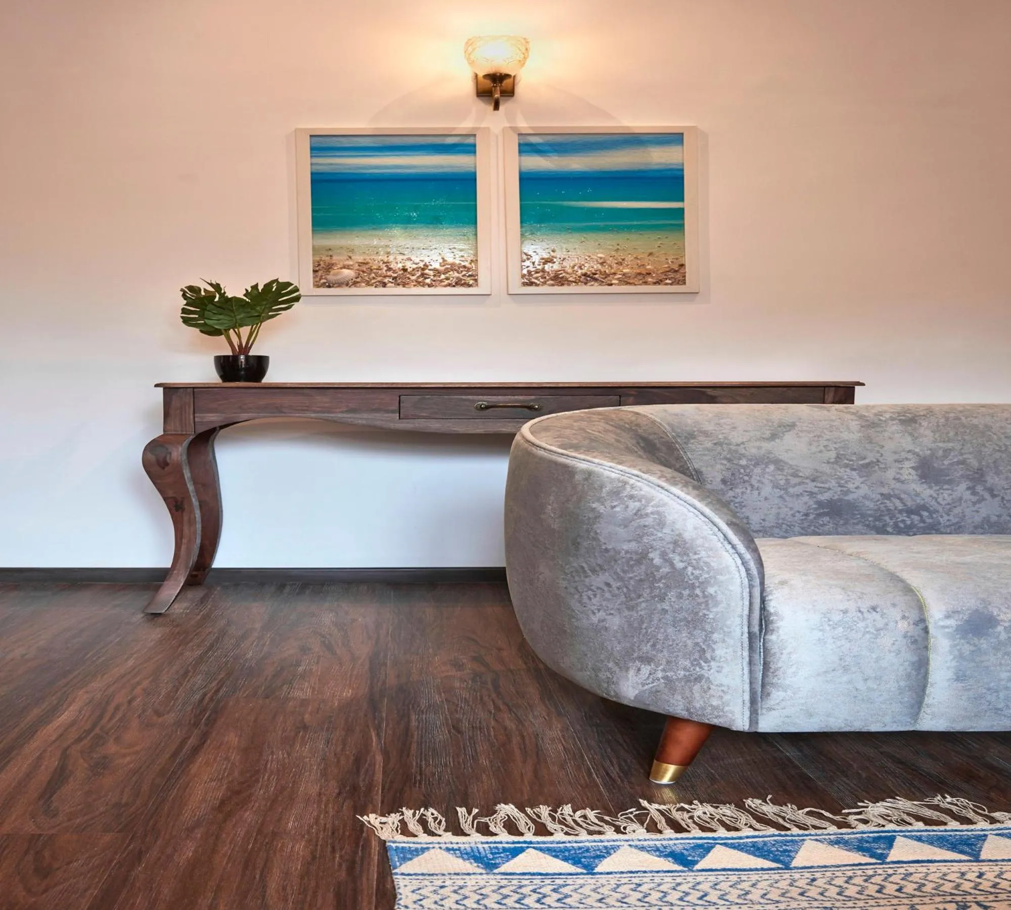 Living room in Sea Queen Beach Resort & Spa