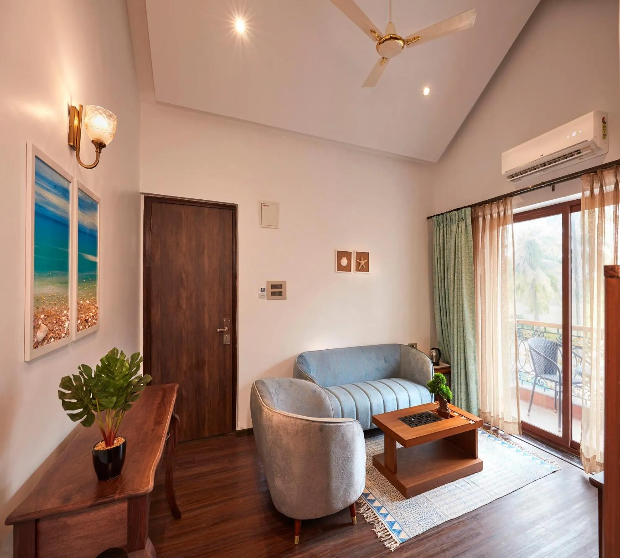 Seating area in Sea Queen Beach Resort & Spa