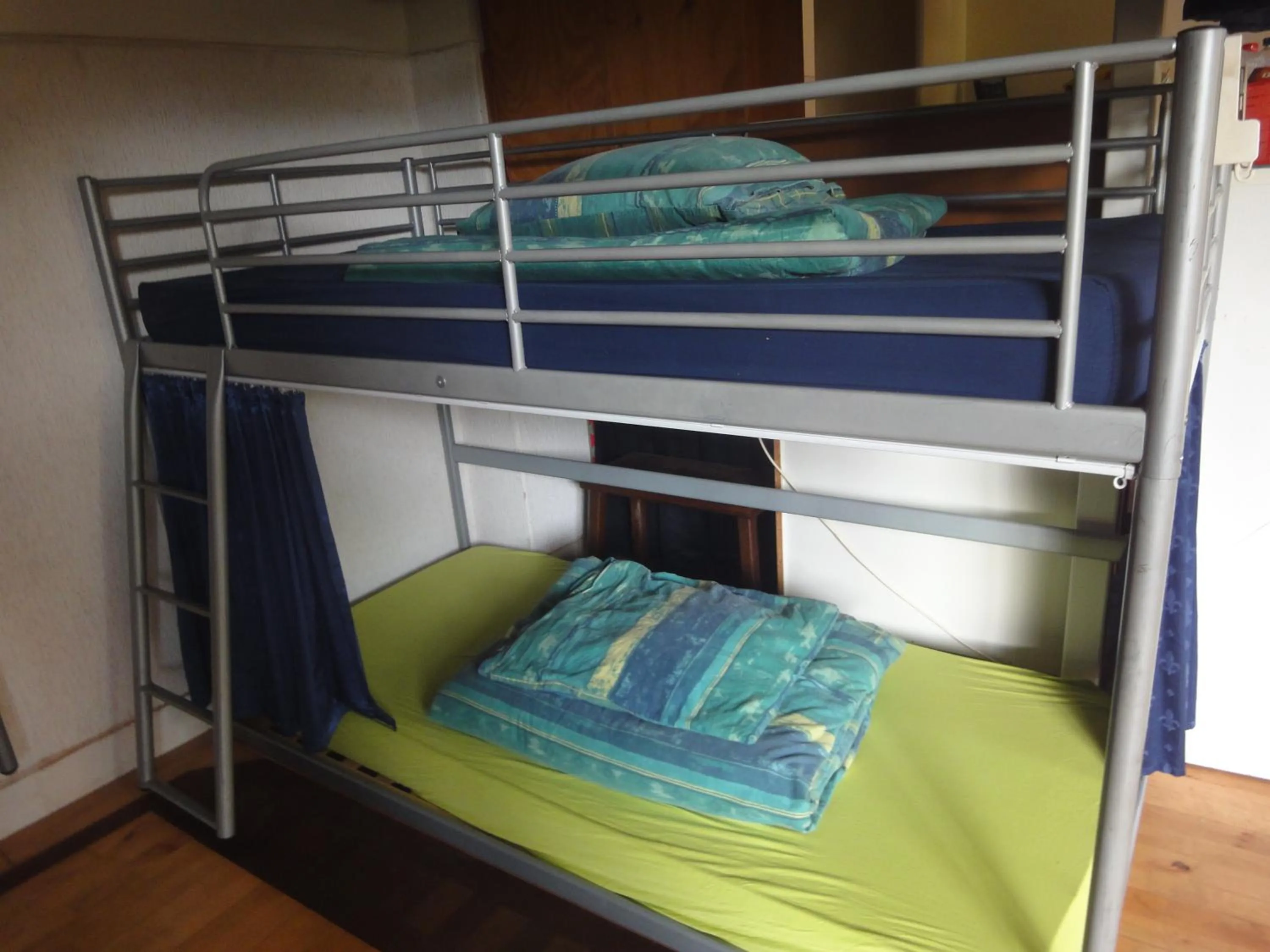 bunk bed, Bed in Frank's Backpackers