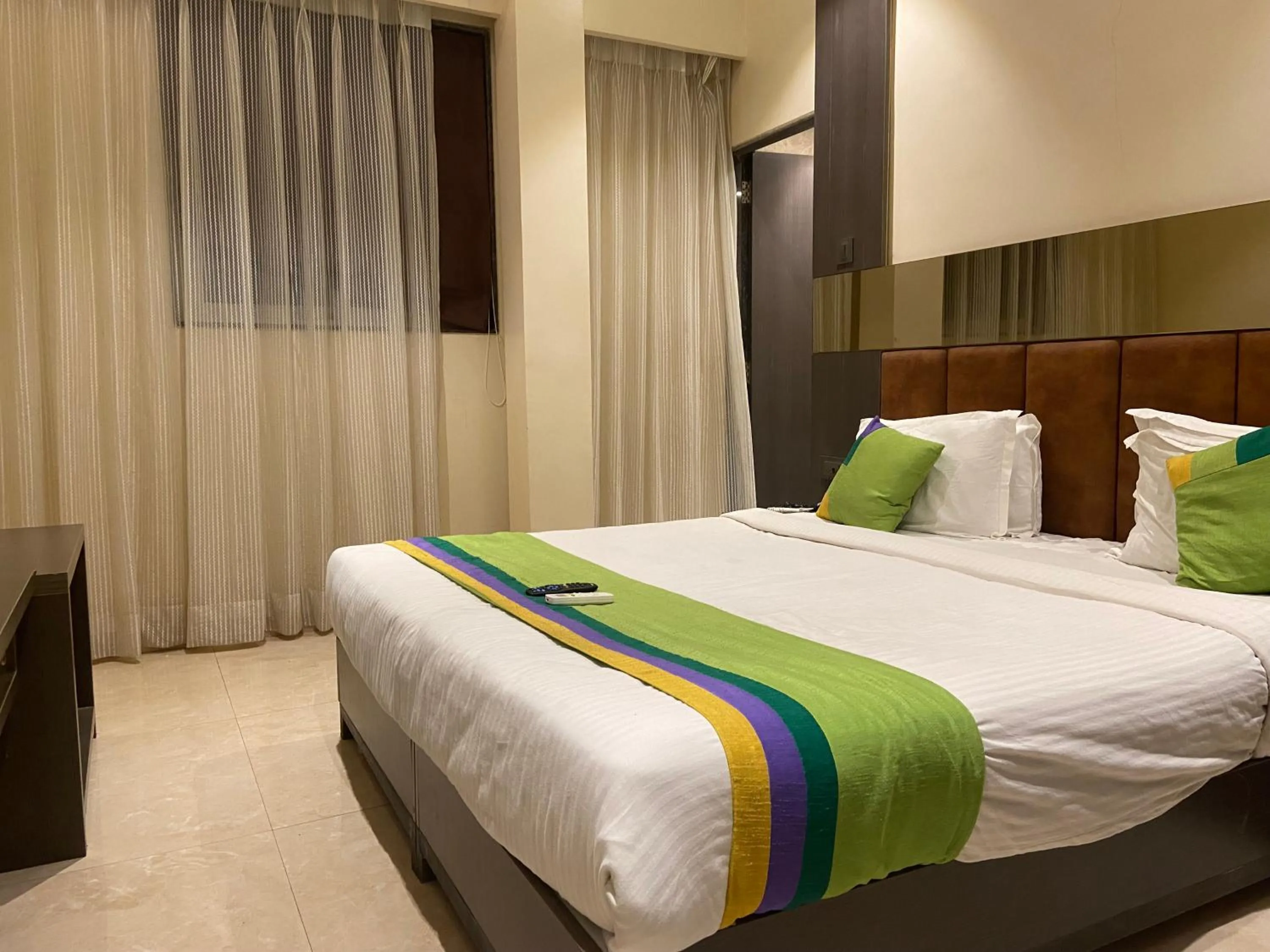 Bedroom, Bed in Hotel Oyster Suite Andheri West