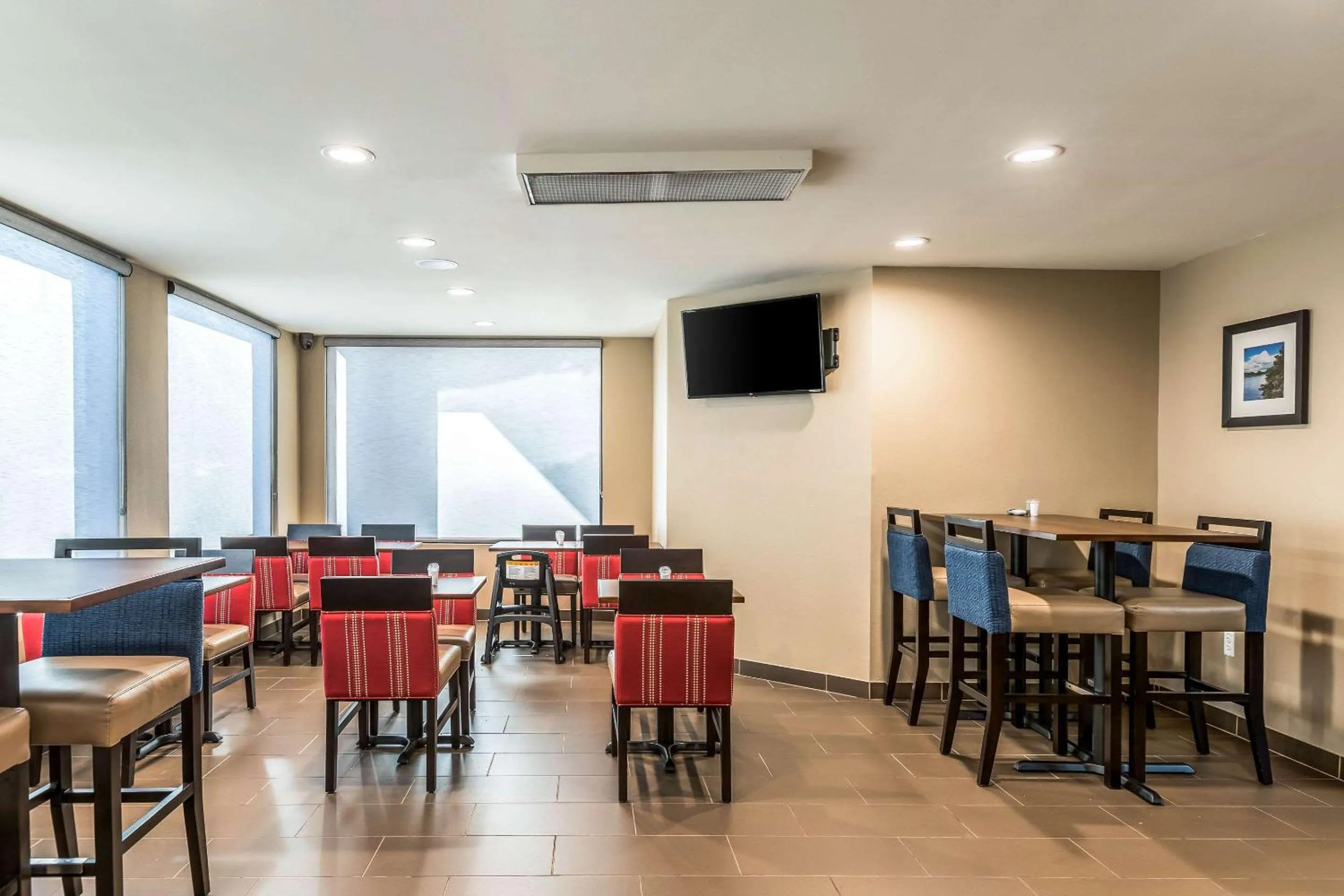 Breakfast in Comfort Inn Detroit Downtown