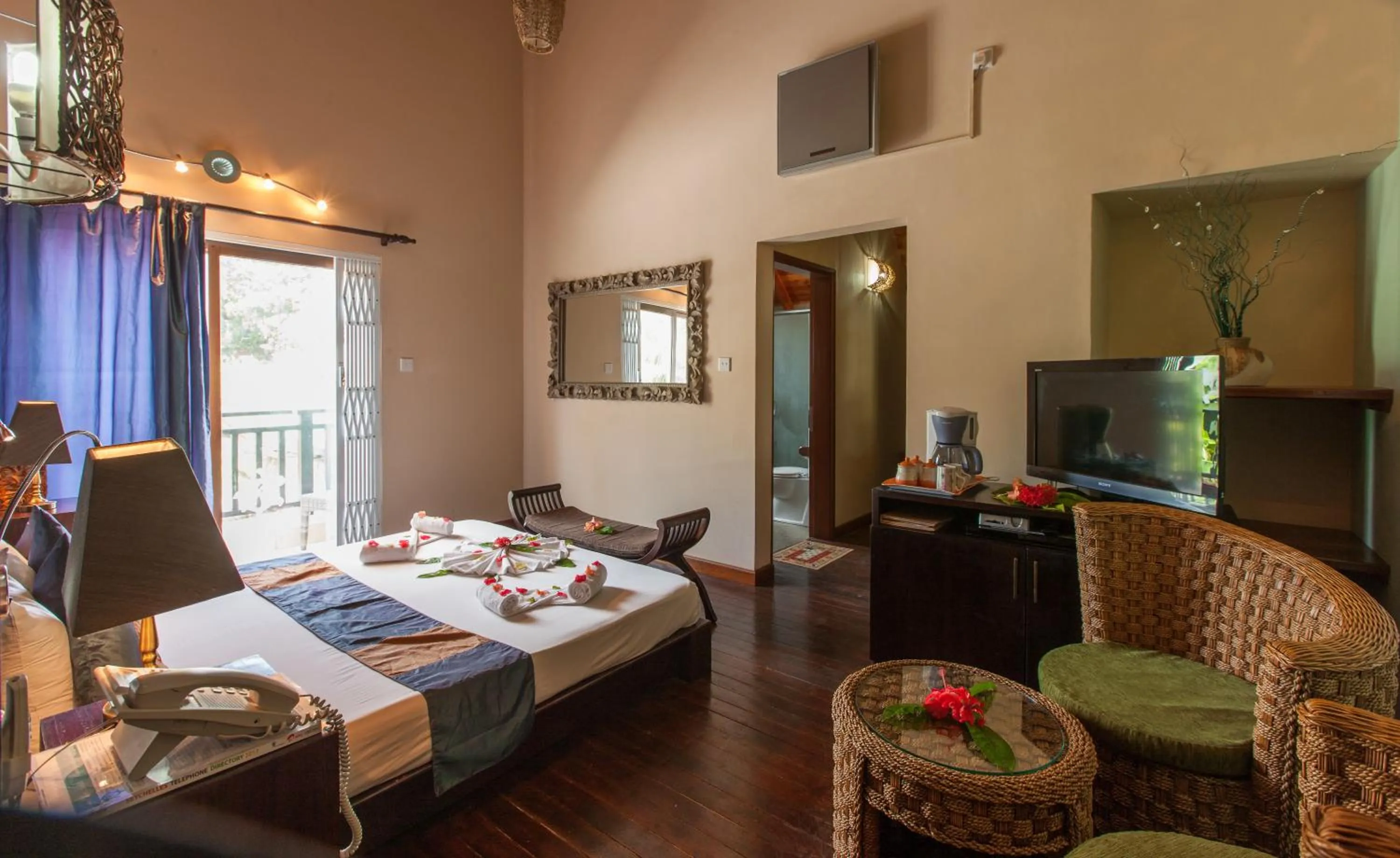 Bedroom, Bed in Le Relax Beach House