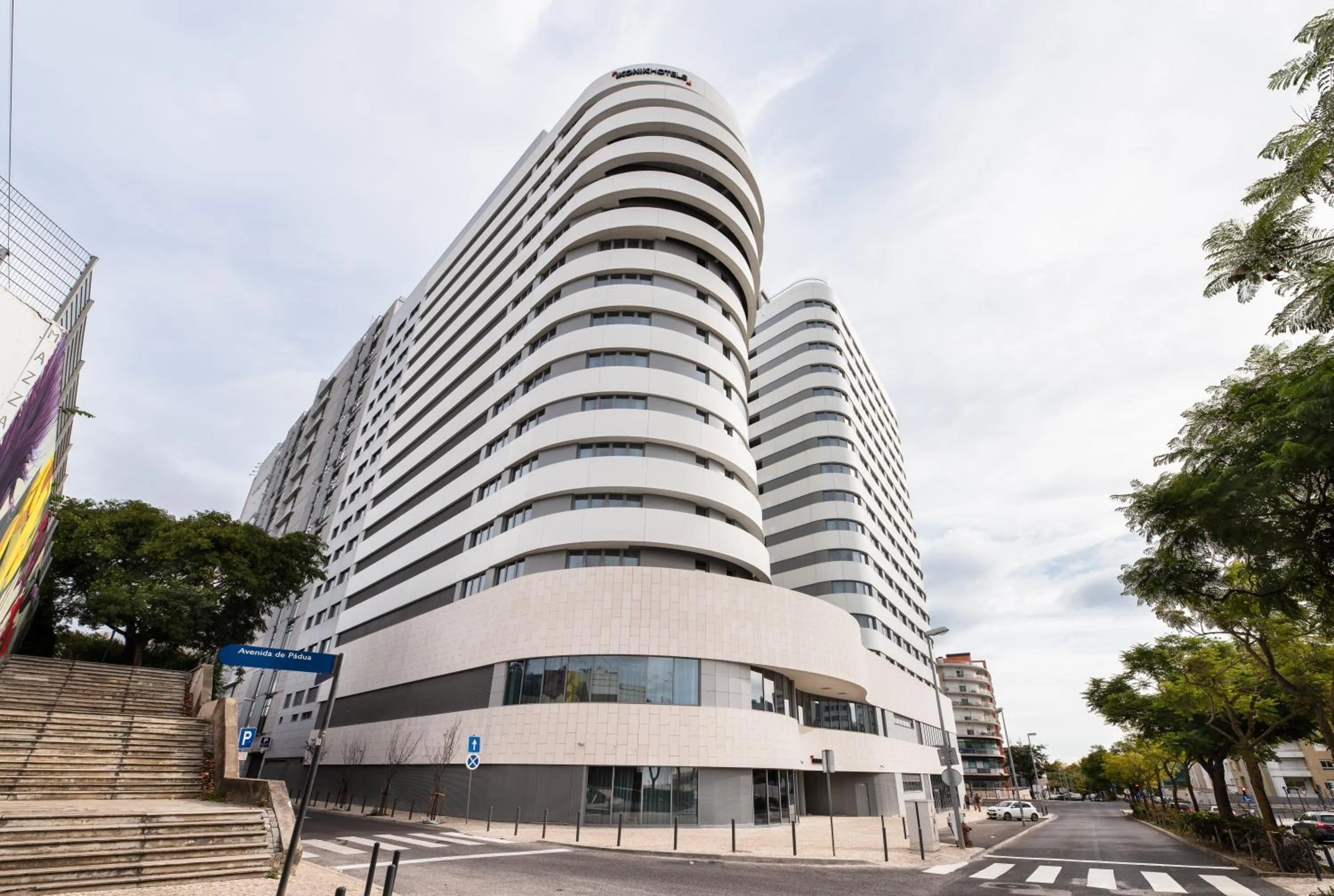 Property building in Ikonik Lisboa