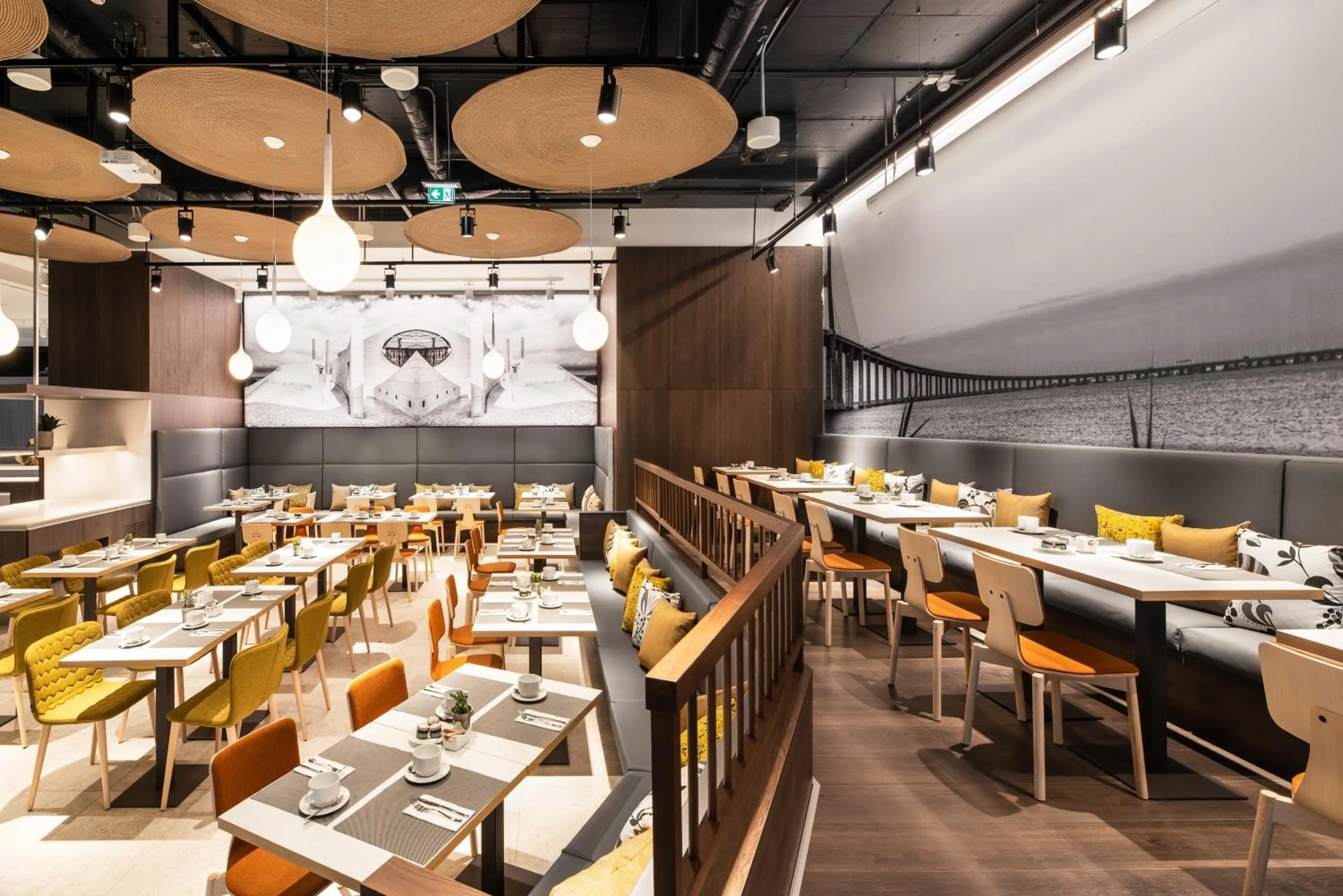 Restaurant/places to eat in Ikonik Lisboa