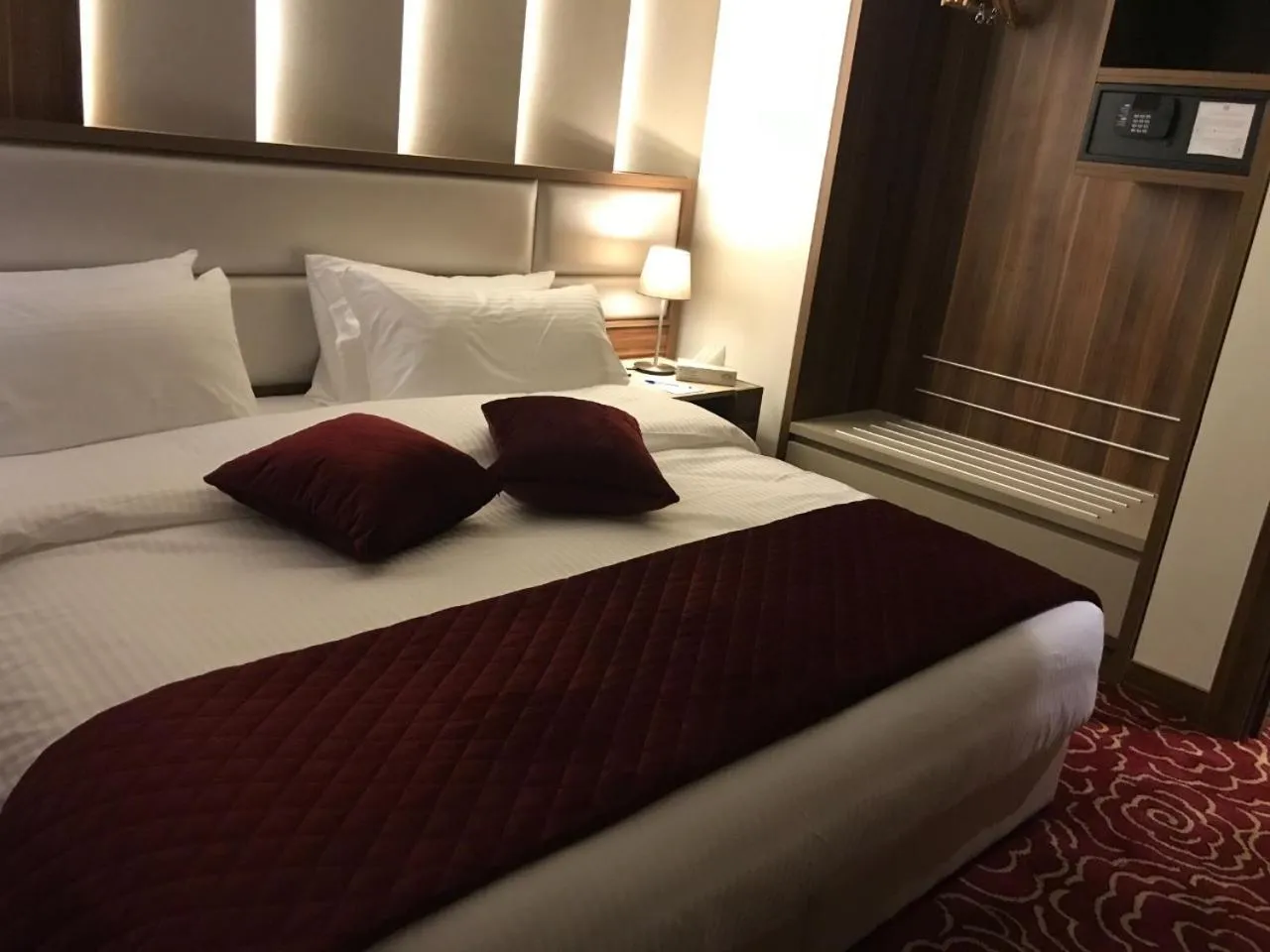 Bed in Lilac Hotel - Amman