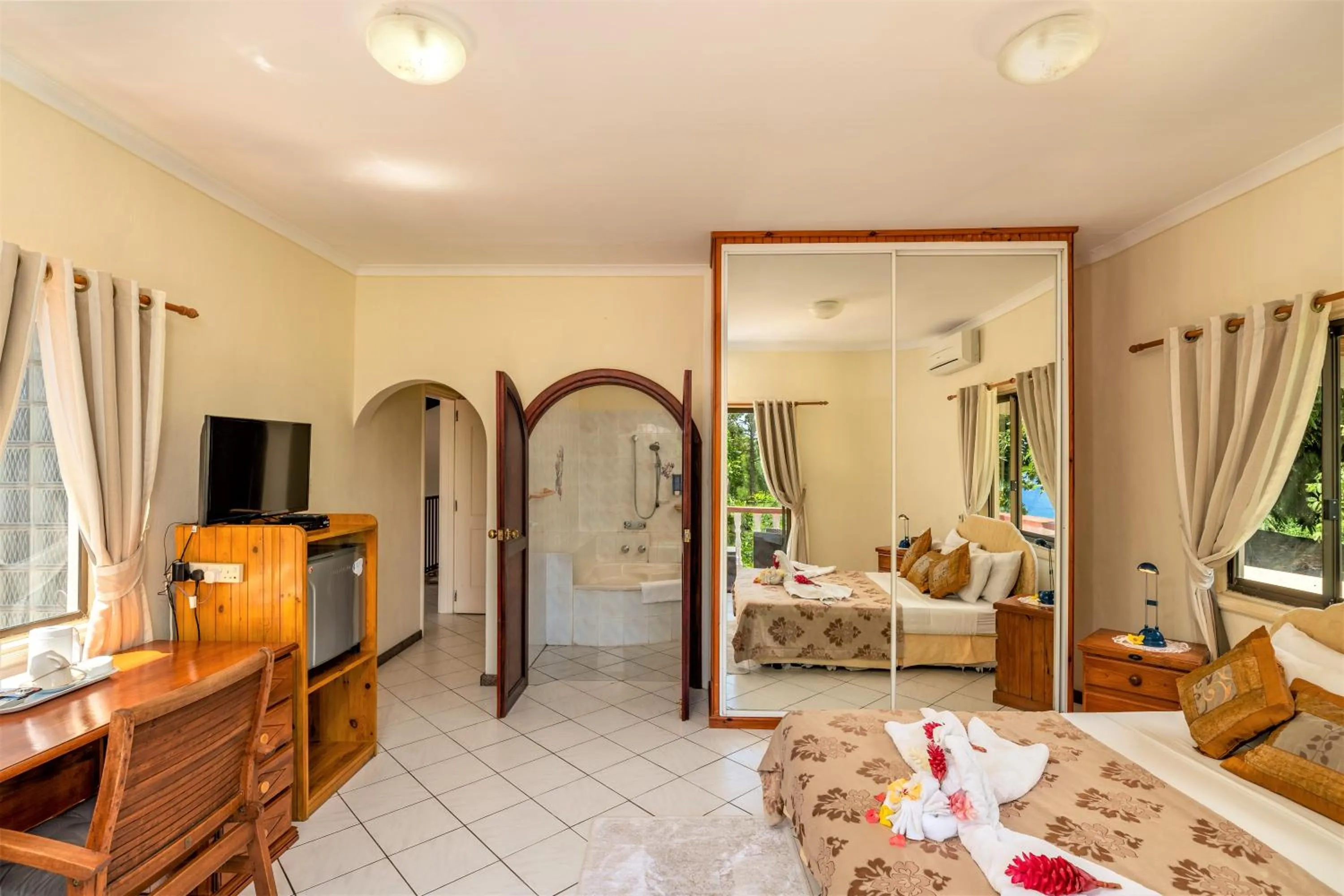 Bed in Carana Hilltop Villa Seychelles