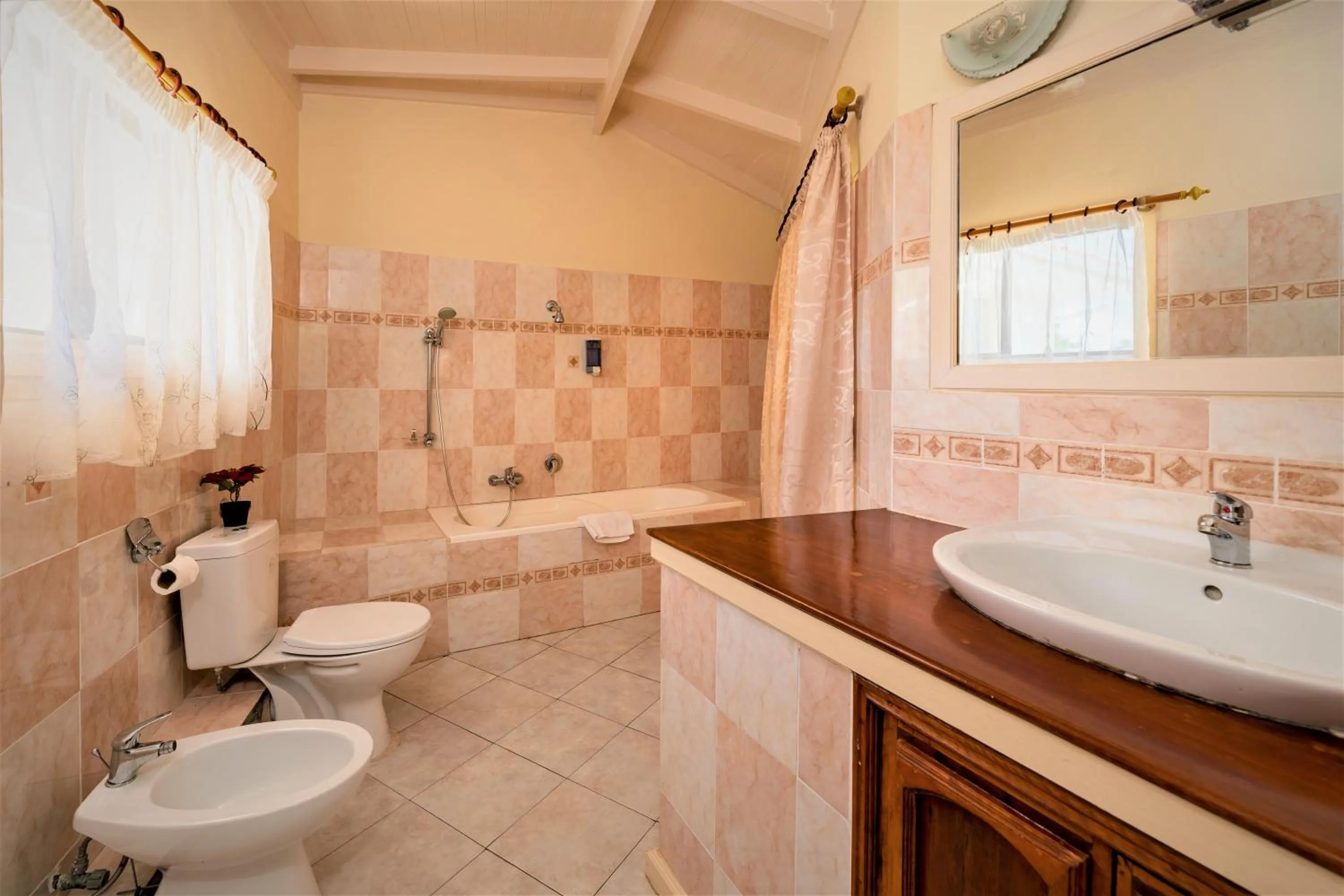 Bathroom in Carana Hilltop Villa Seychelles